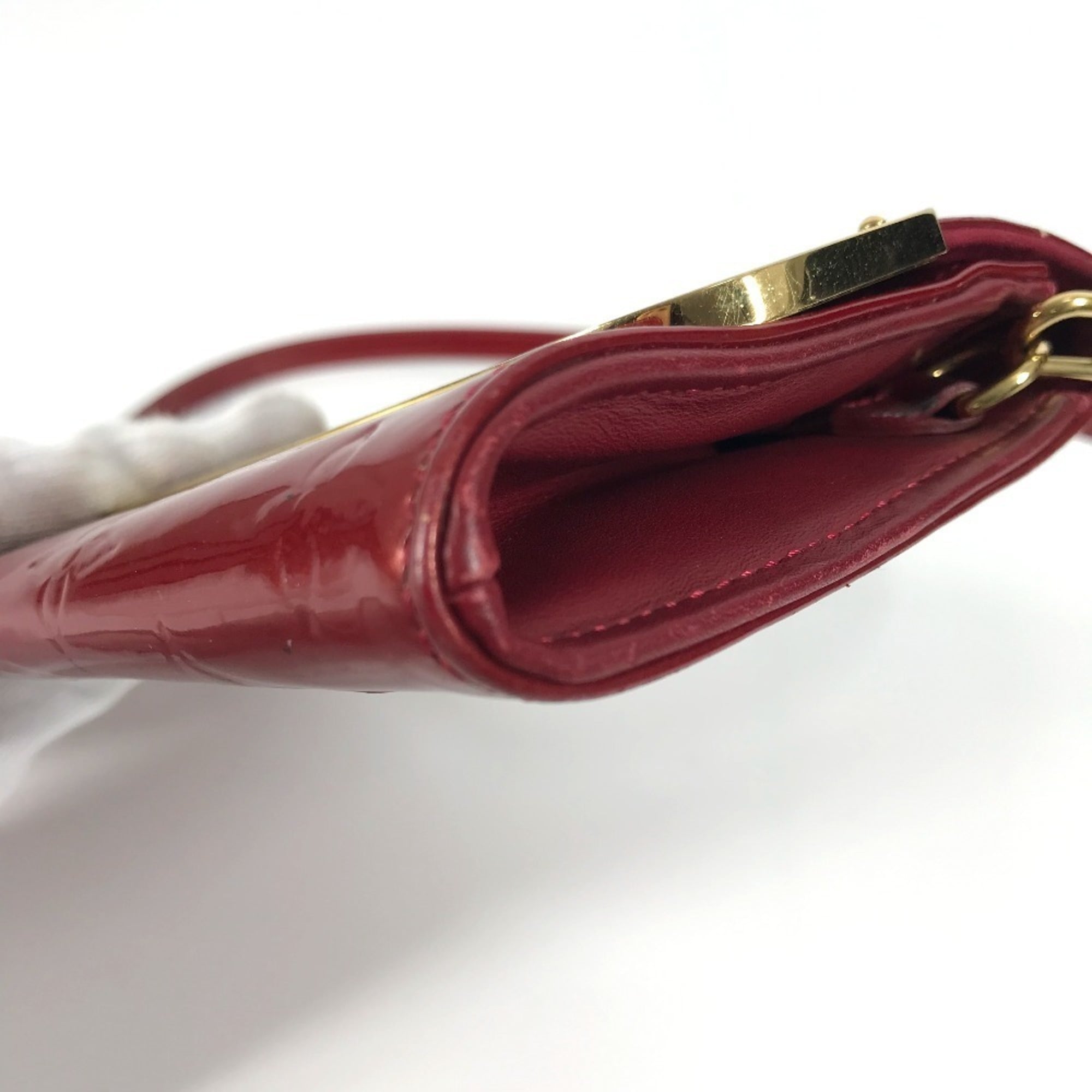 Louis Vuitton Pomme D'amour Red Color Monogram Vernis Canvas Clutch Bag Shoulder Bag (Pre-Owned)