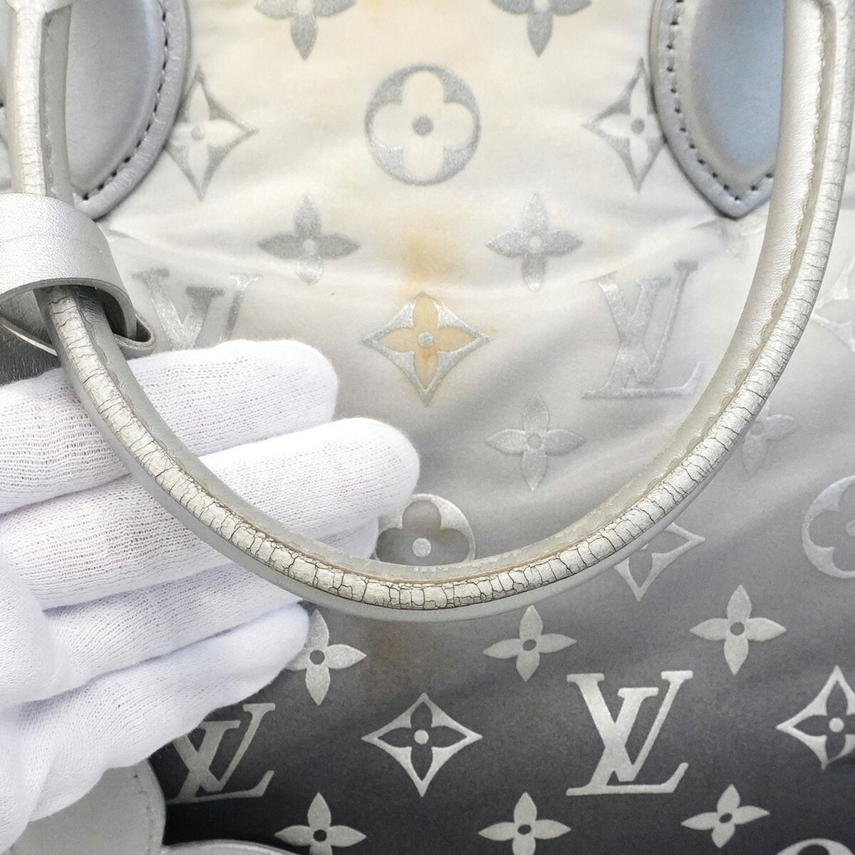 Louis Vuitton Gray Tote Bag (Pre-Owned)