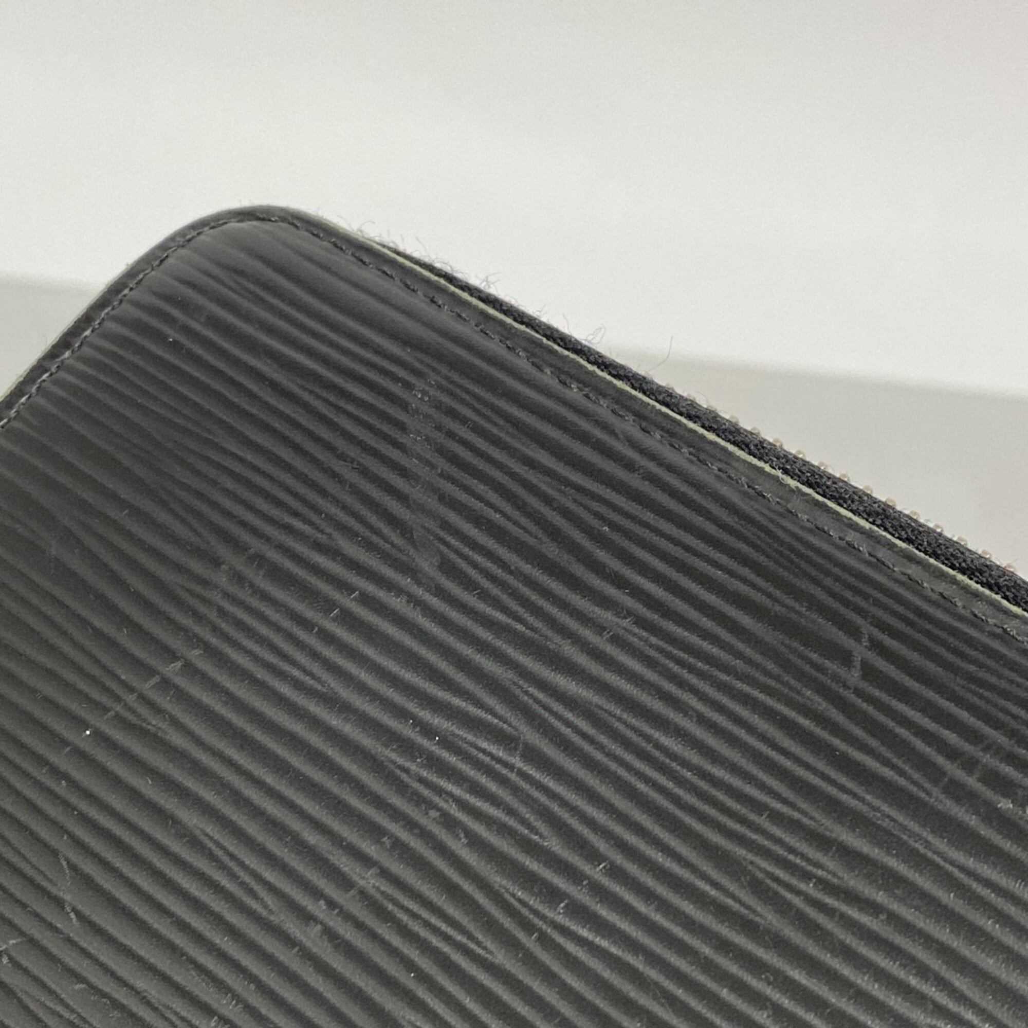 Louis Vuitton Noir Long Wallet (Bi-Fold) (Pre-Owned)