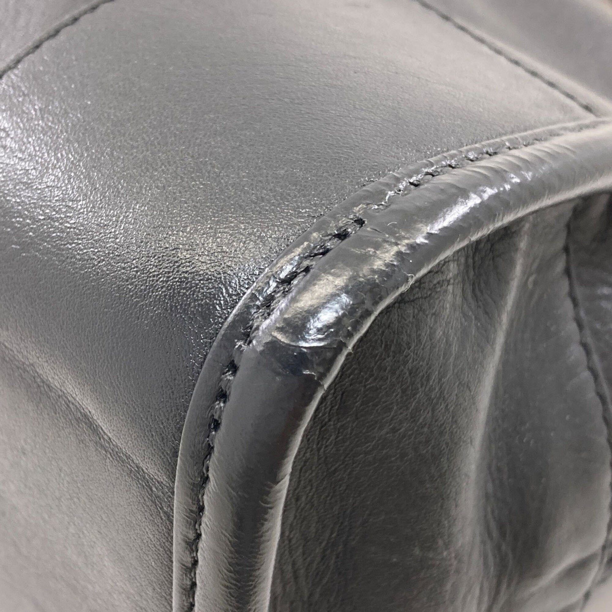 Loewe Black Leather Handbag (Pre-Owned)