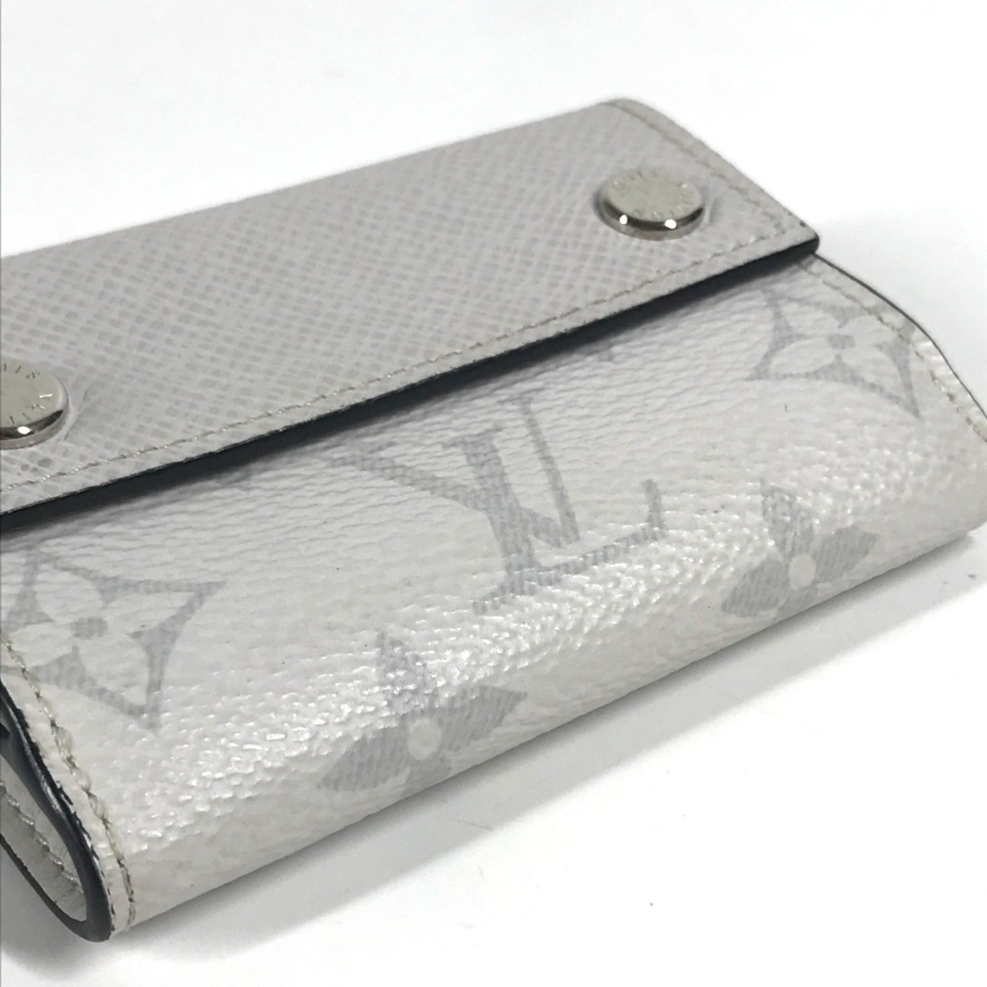Louis Vuitton Taigarama Blanc White Taigarama Wallet (Tri-Fold) (Pre-Owned)