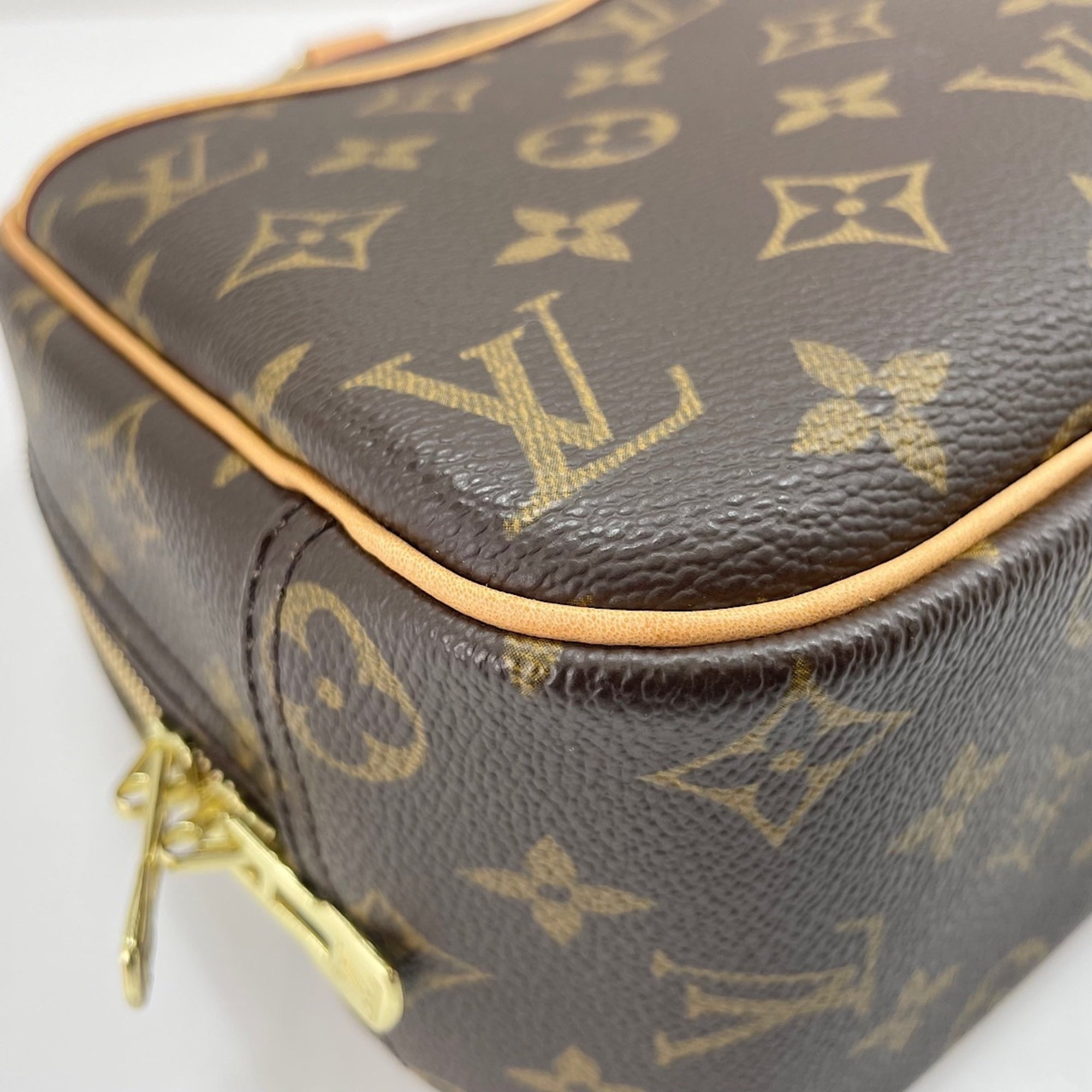 Louis Vuitton Brown Handbag (Pre-Owned)