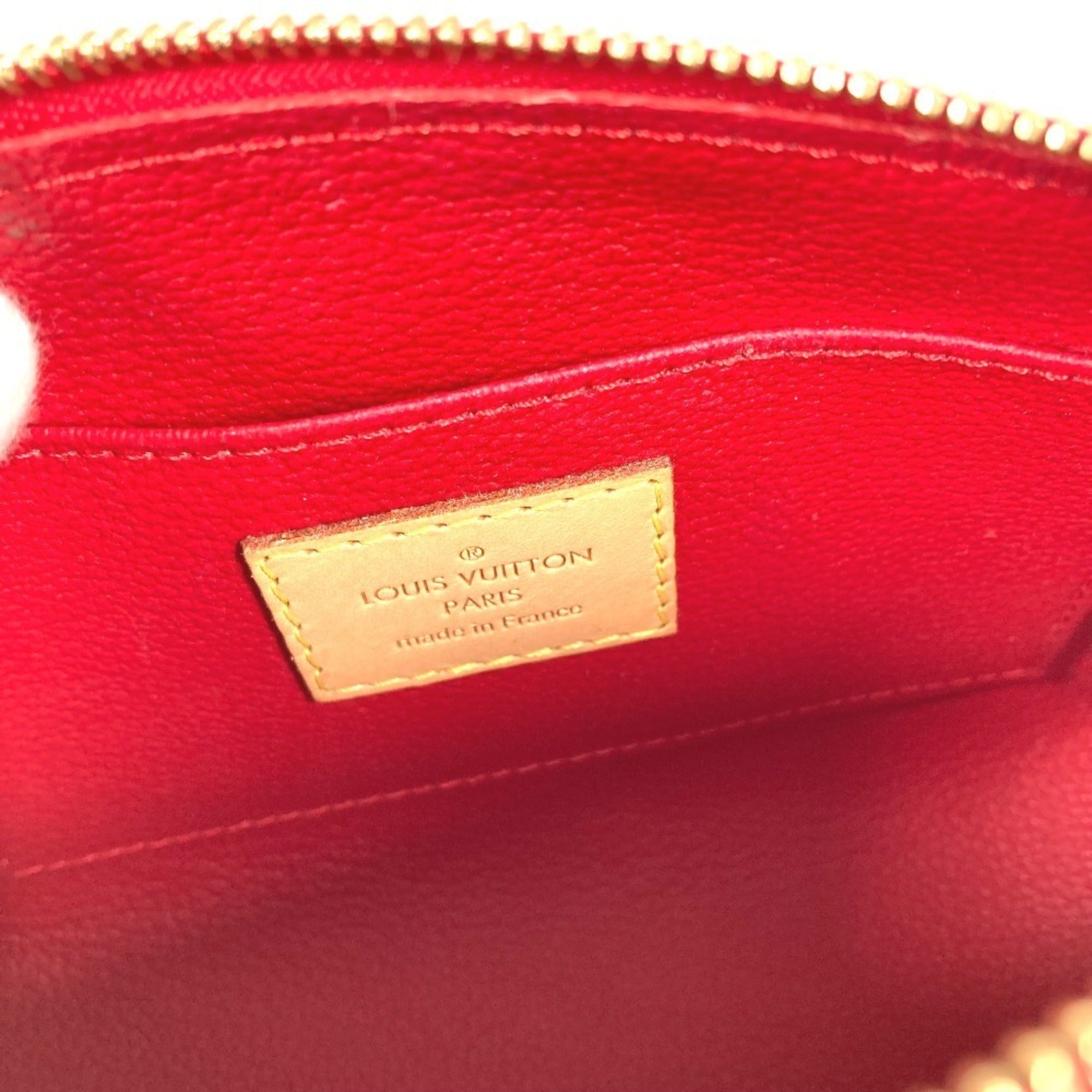 Louis Vuitton Pomme D'amour Red Color Monogram Vernis Canvas Handbag Pouch (Pre-Owned)