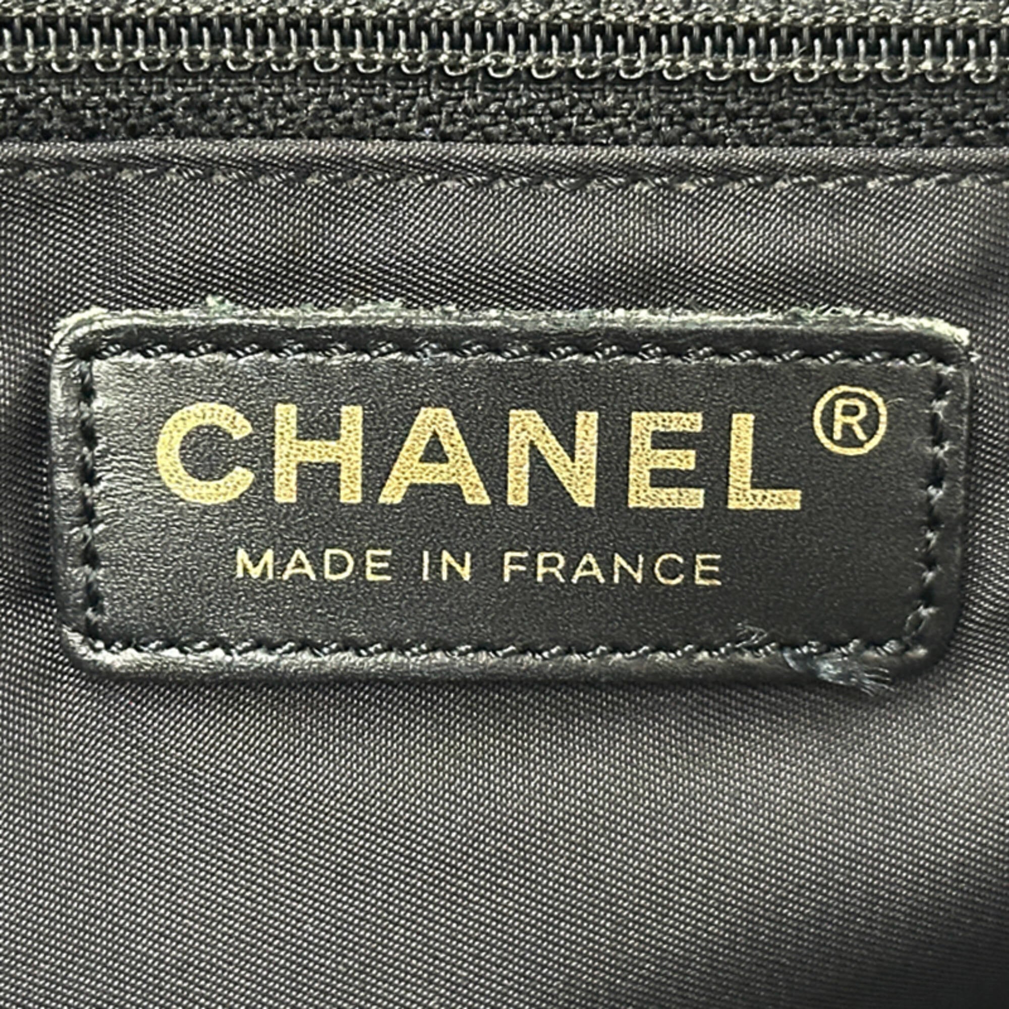 Chanel Black Nylon Handbag Tote Bag (Pre-Owned)