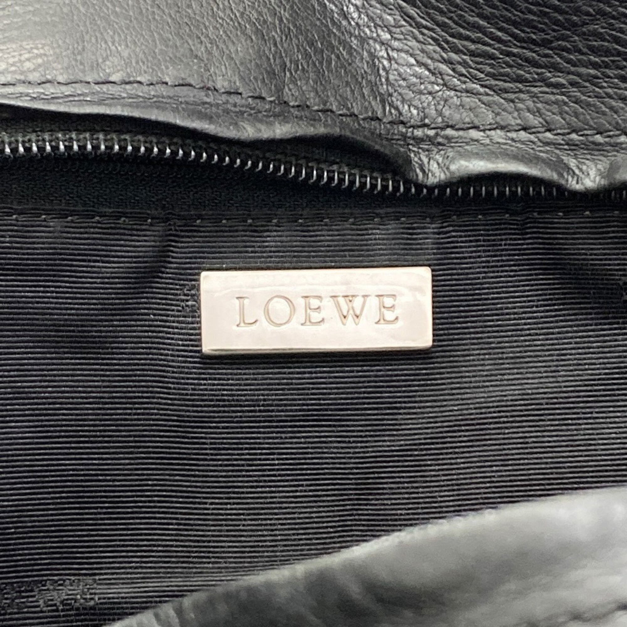 Loewe Black Leather Handbag (Pre-Owned)