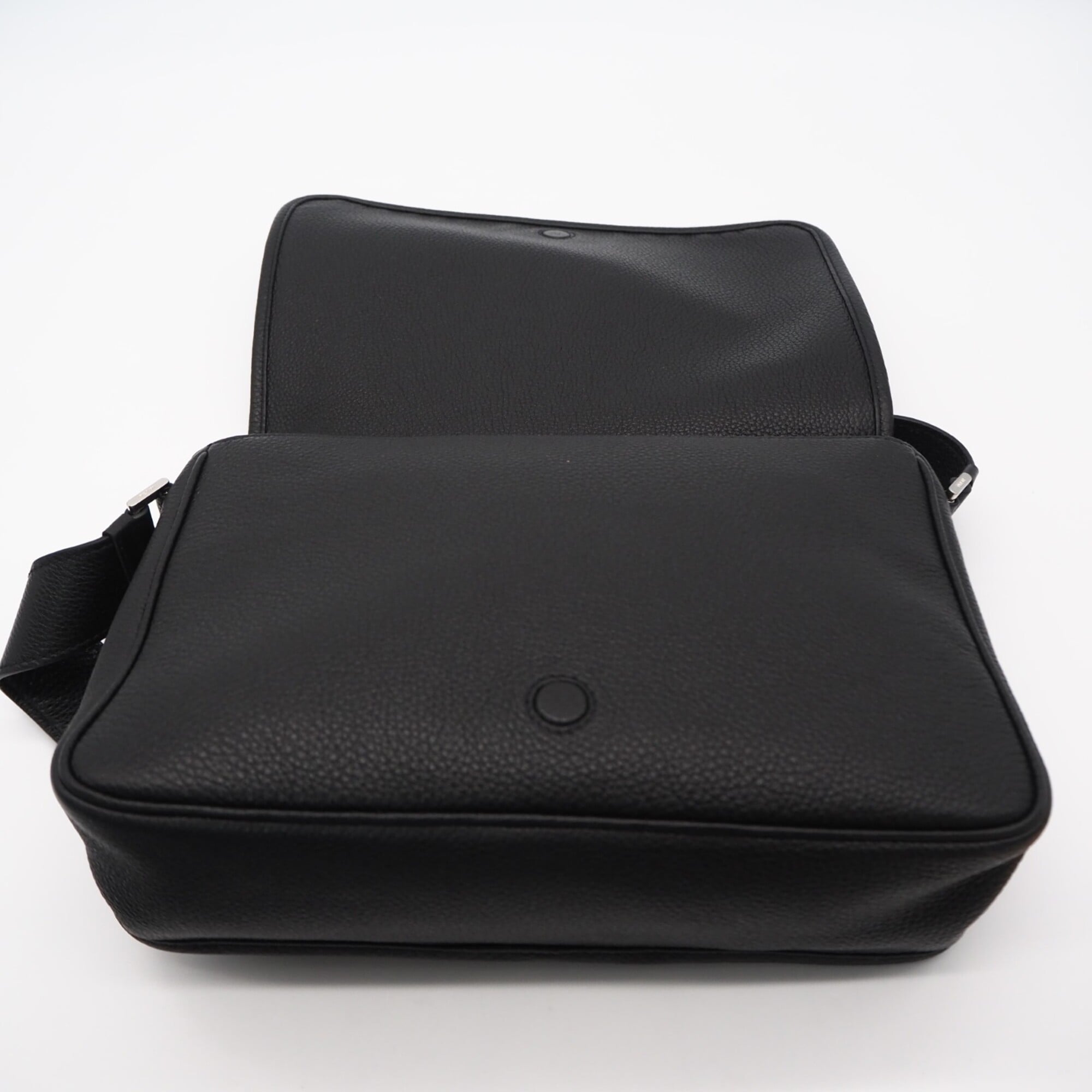 Prada Black Leather Shoulder Bag (Pre-Owned)