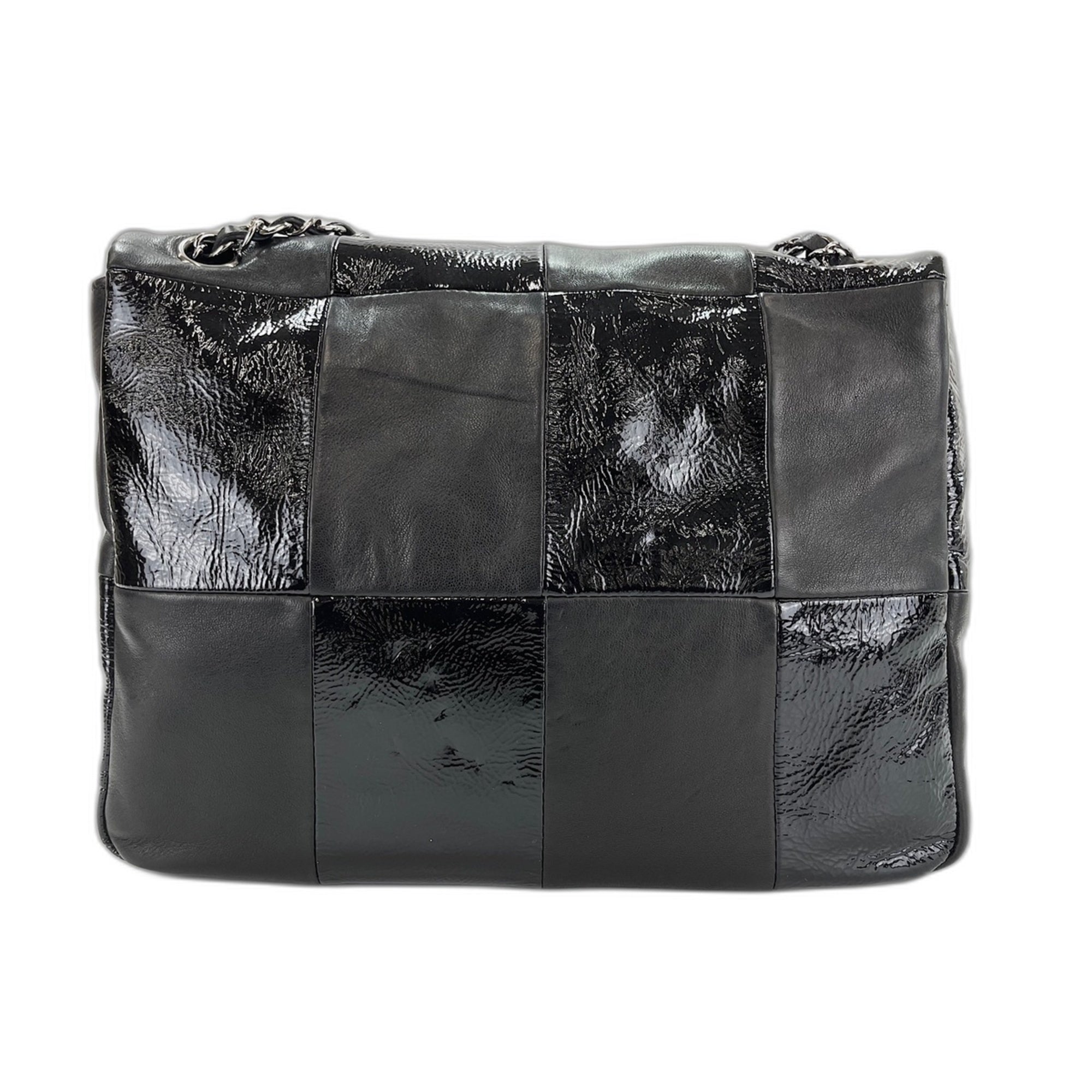 Chanel Black Leather Shoulder Bag (Pre-Owned)