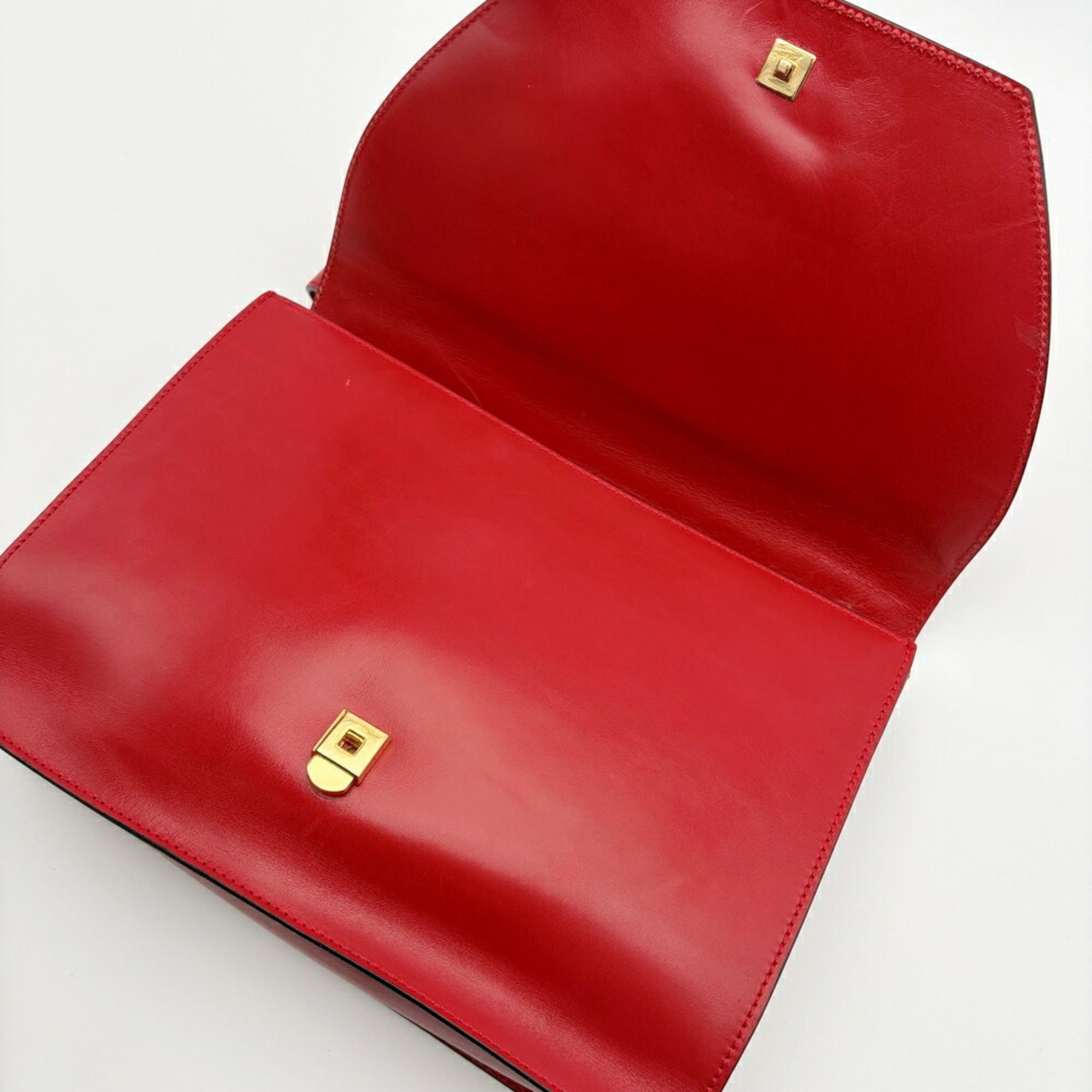 Fendi Red Color Leather Shoulder Bag (Pre-Owned)
