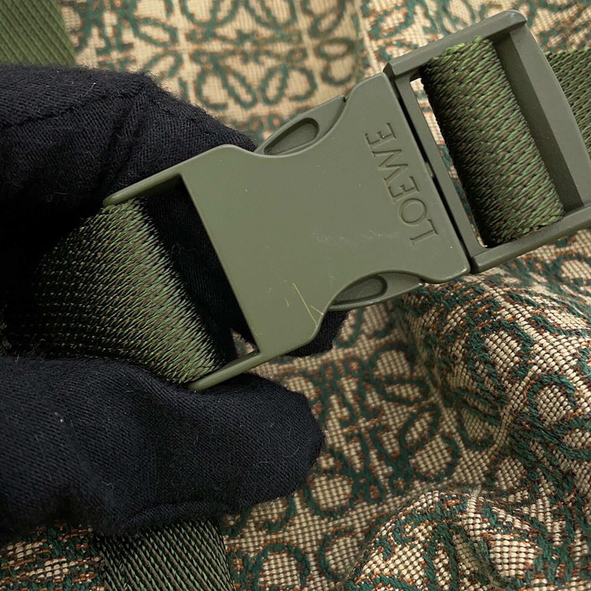 Loewe Green Khaki Canvas Handbag Sling Bag (Pre-Owned)