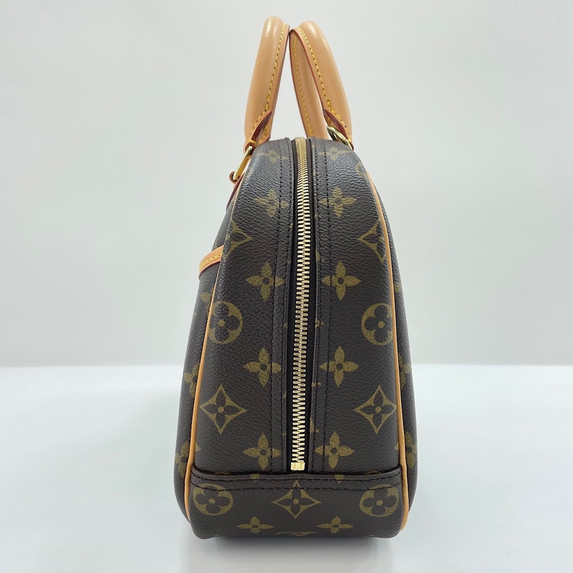 Louis Vuitton Brown Handbag (Pre-Owned)