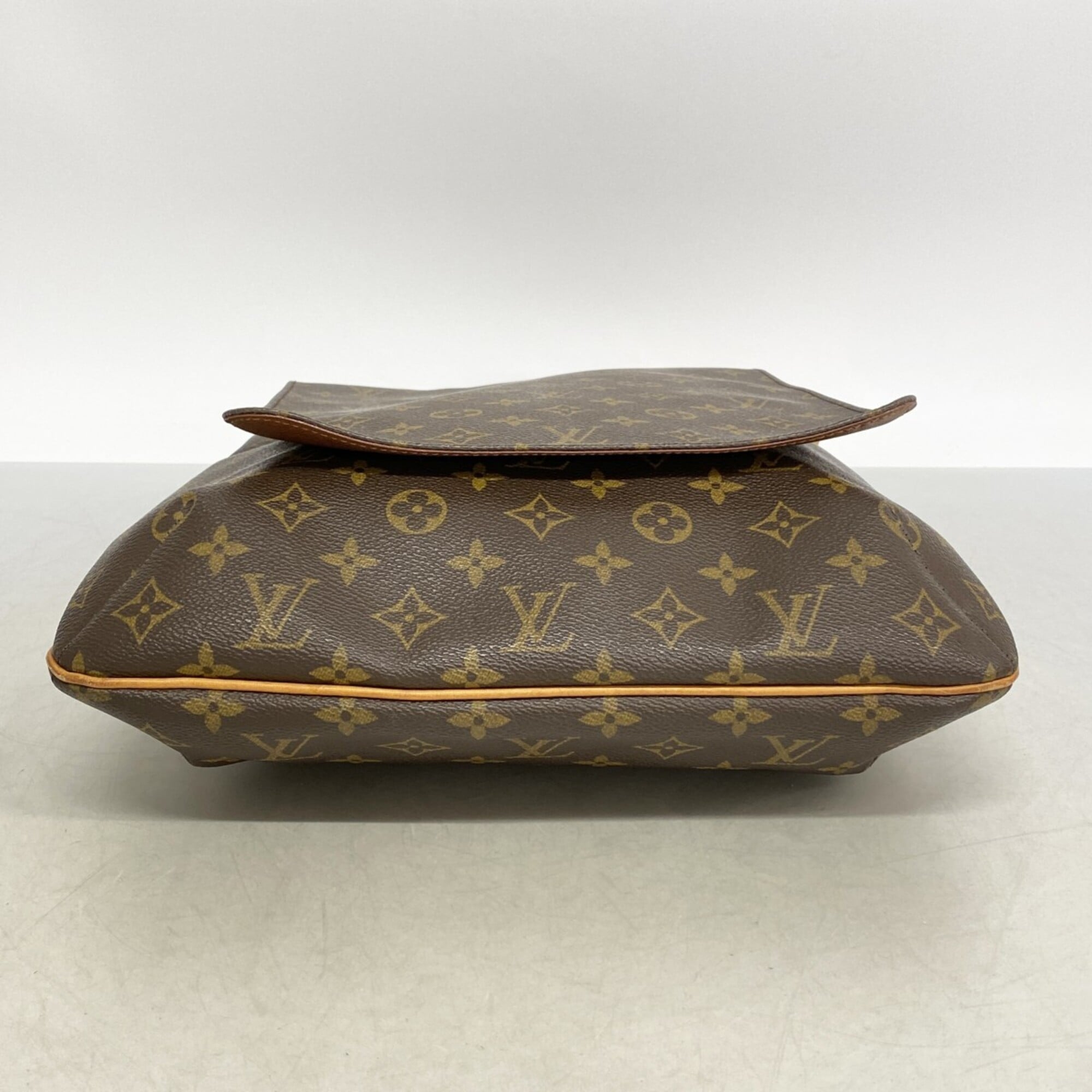 Louis Vuitton Brown Shoulder Bag (Pre-Owned)