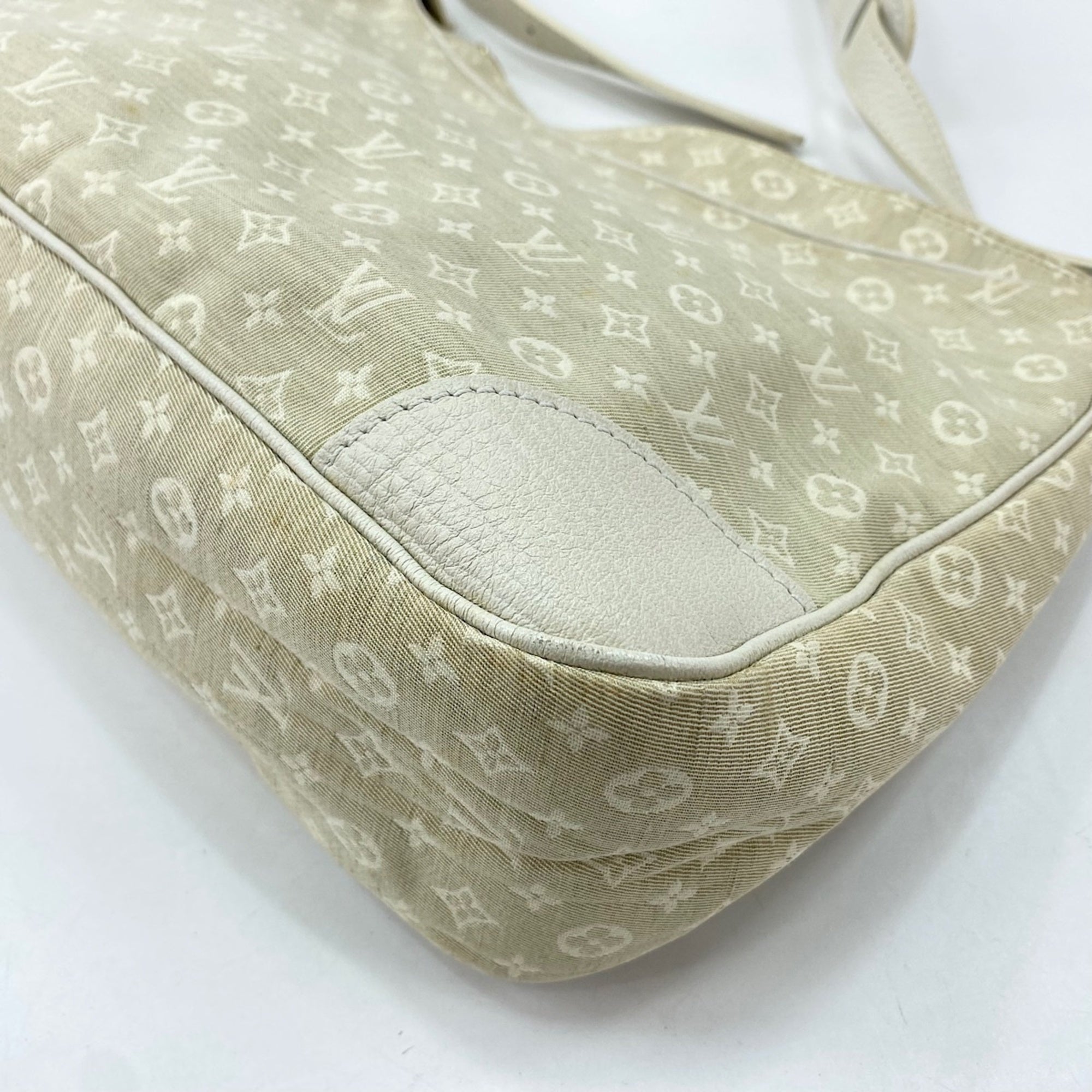 Louis Vuitton Beige Shoulder Bag (Pre-Owned)
