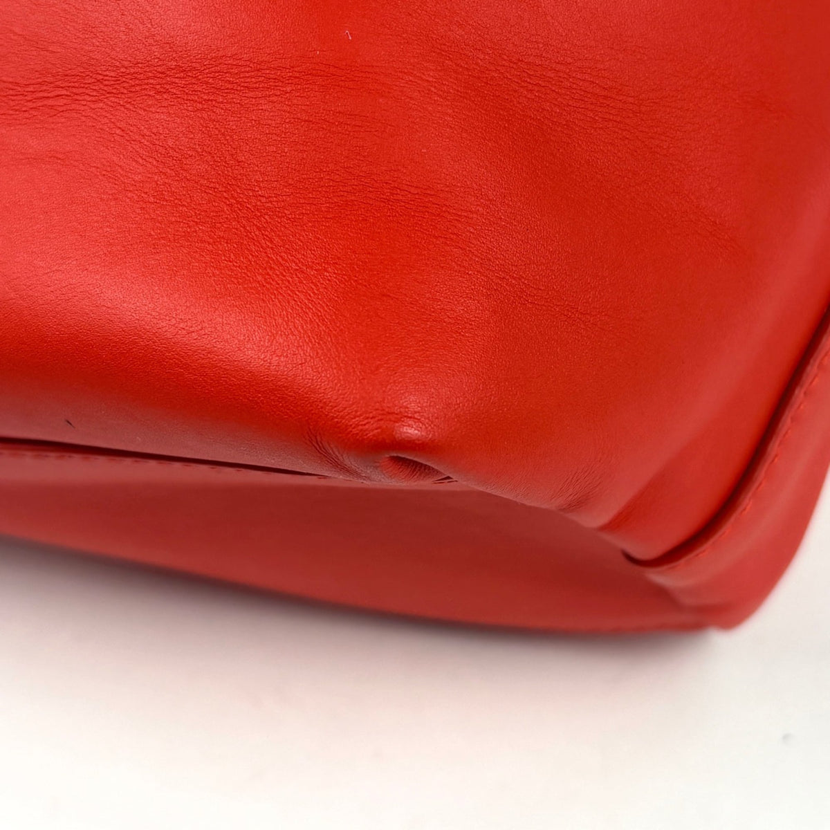 Bottega Veneta Red Color Leather Shoulder Bag (Pre-Owned)