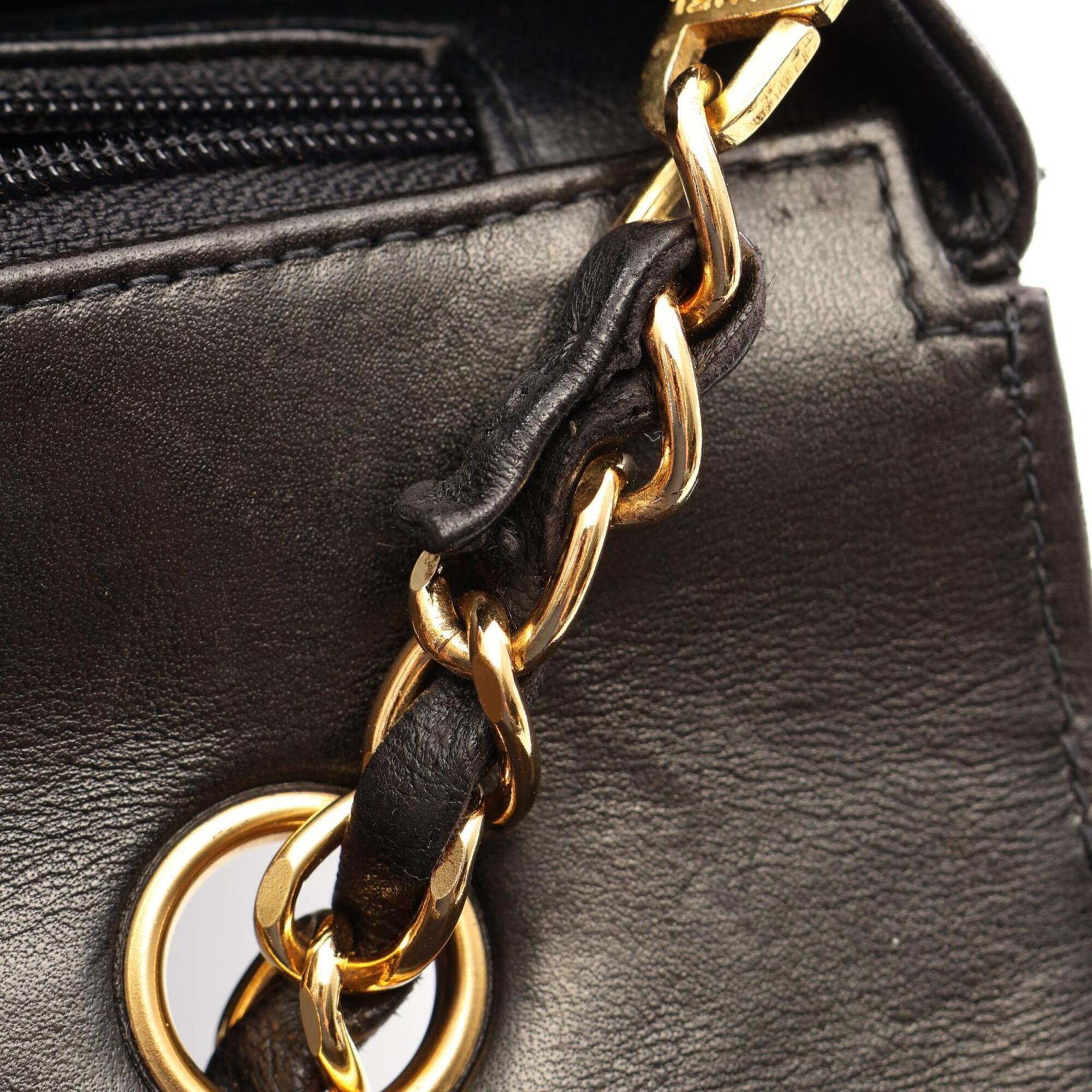 Chanel Black Leather Handbag Shoulder Bag (Pre-Owned)