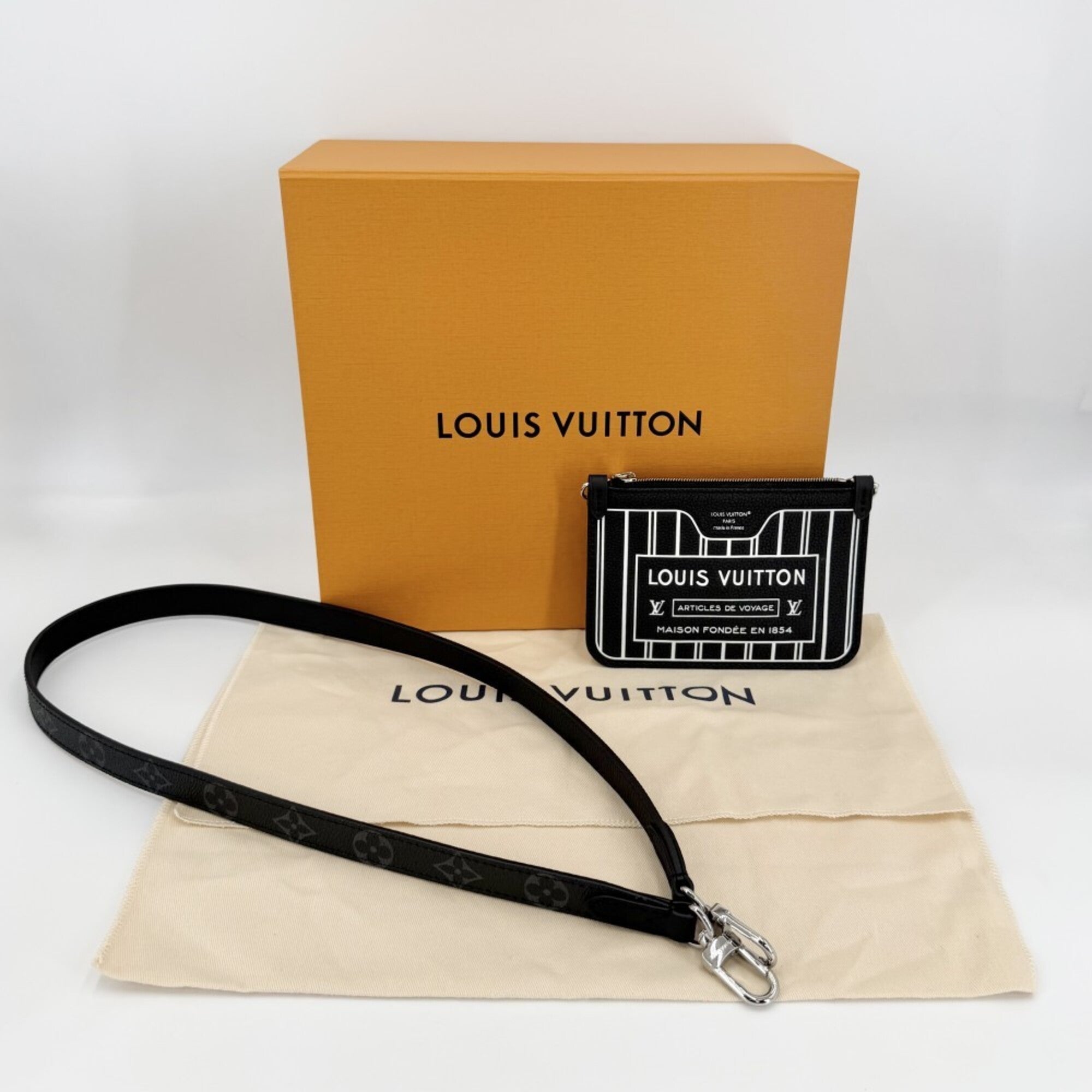 Louis Vuitton Black Monogram Eclipse Handbag Shoulder Bag (Pre-Owned)