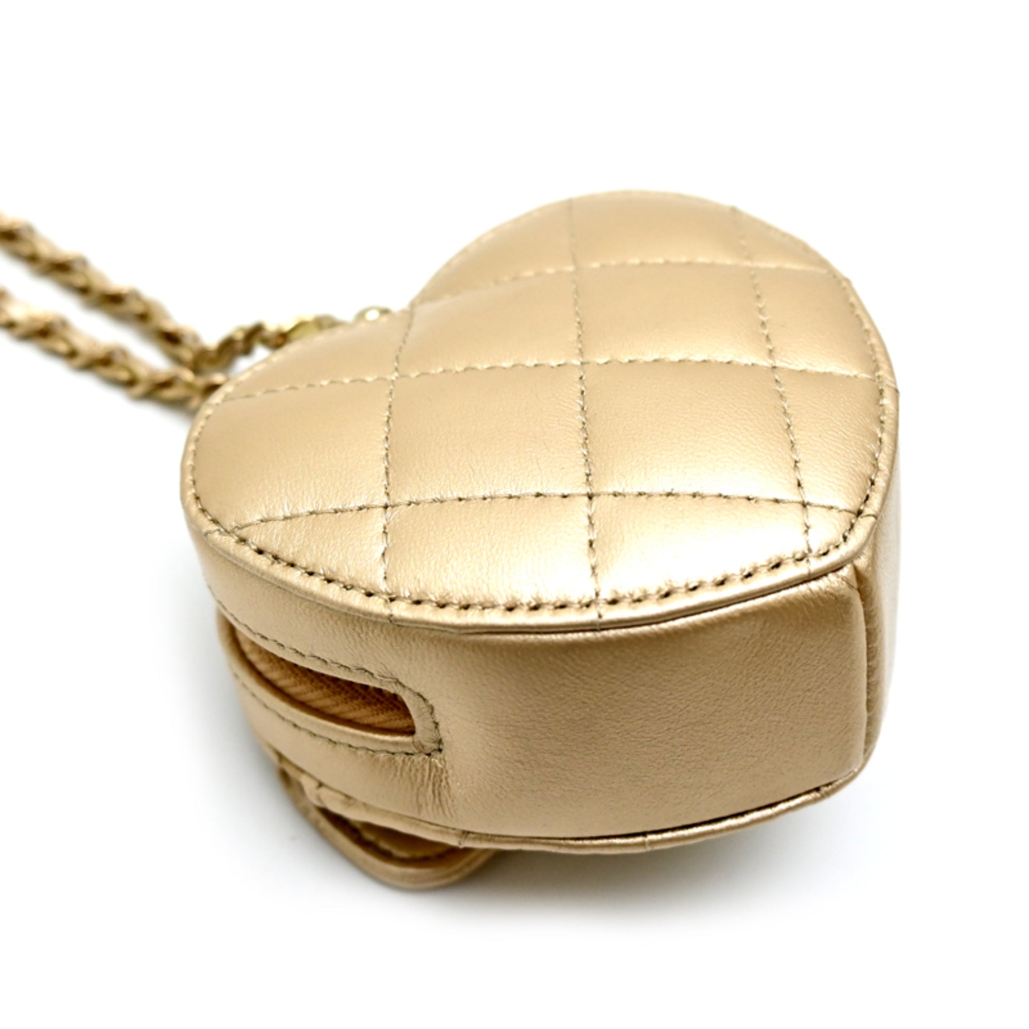 Chanel Matelasse Gold Leather Shoulder Bag (Pre-Owned)