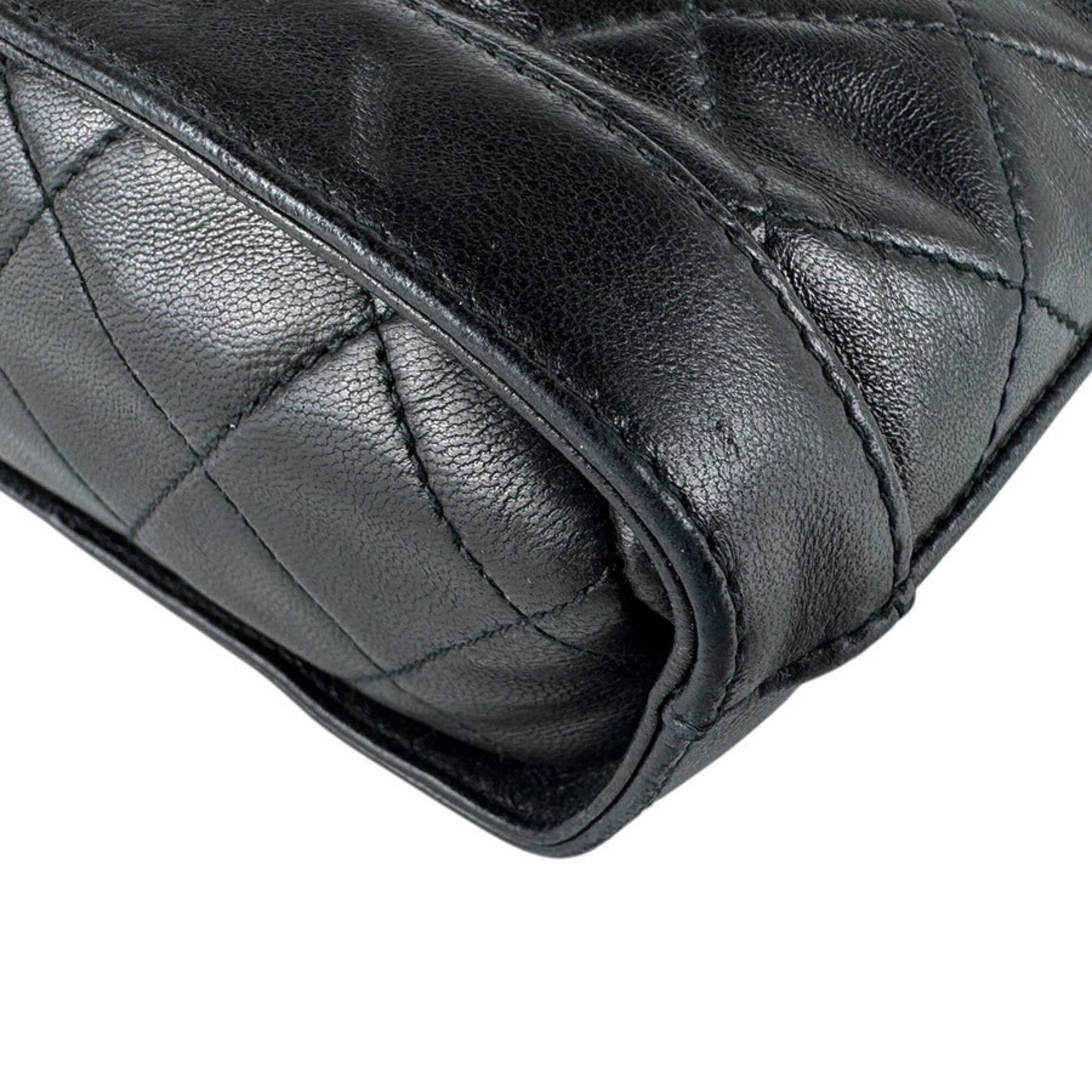 Chanel Black Leather Shoulder Bag (Pre-Owned)