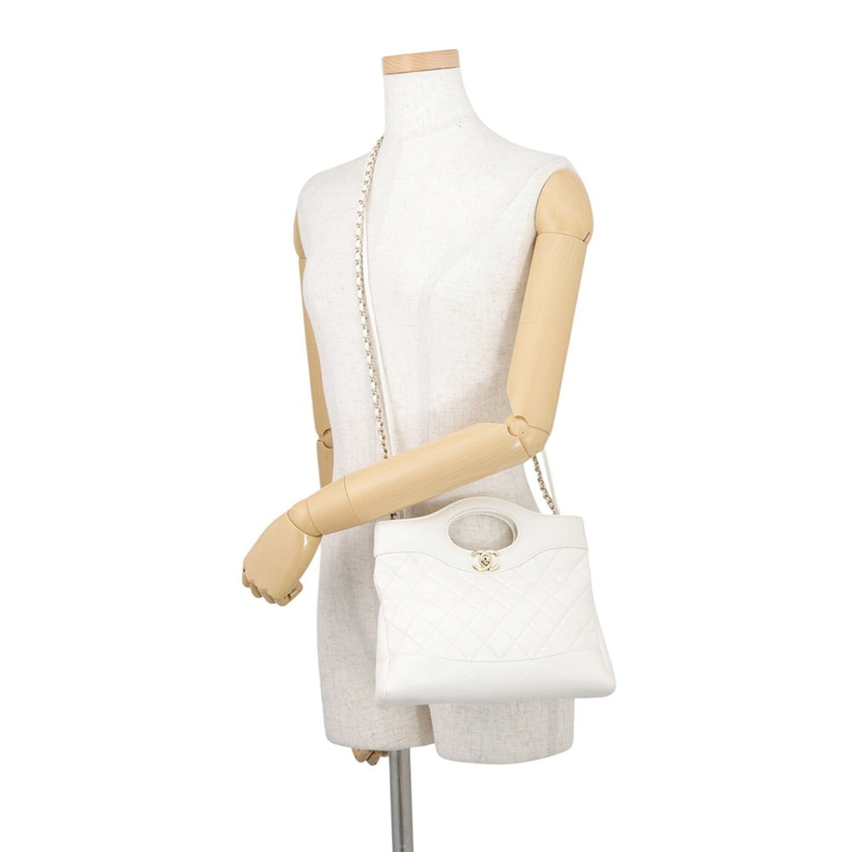 Chanel Matelasse White Leather Handbag Shopping Bag Shoulder Bag (Pre-Owned)