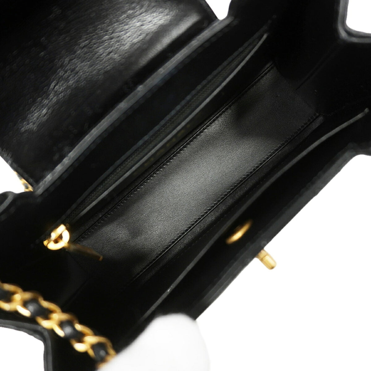 Chanel Black Leather Handbag (Pre-Owned)