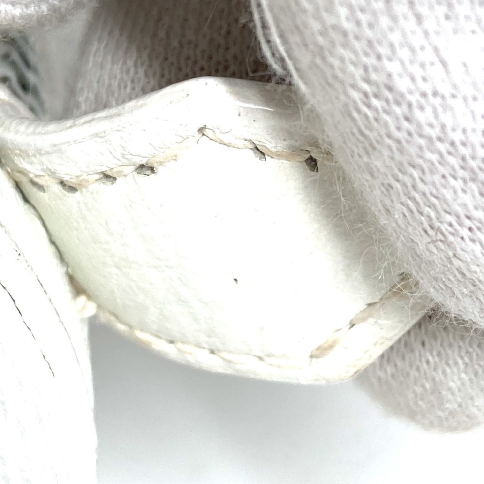 Hermes White Leather Boston Bag Handbag (Pre-Owned)