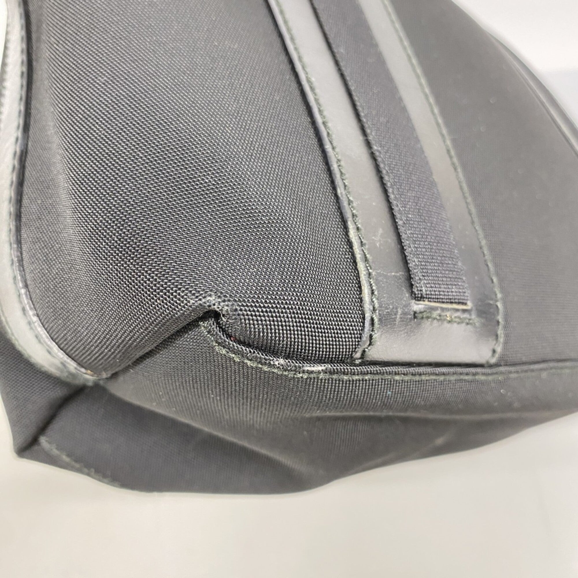 Gucci Black Nylon Tote Bag (Pre-Owned)