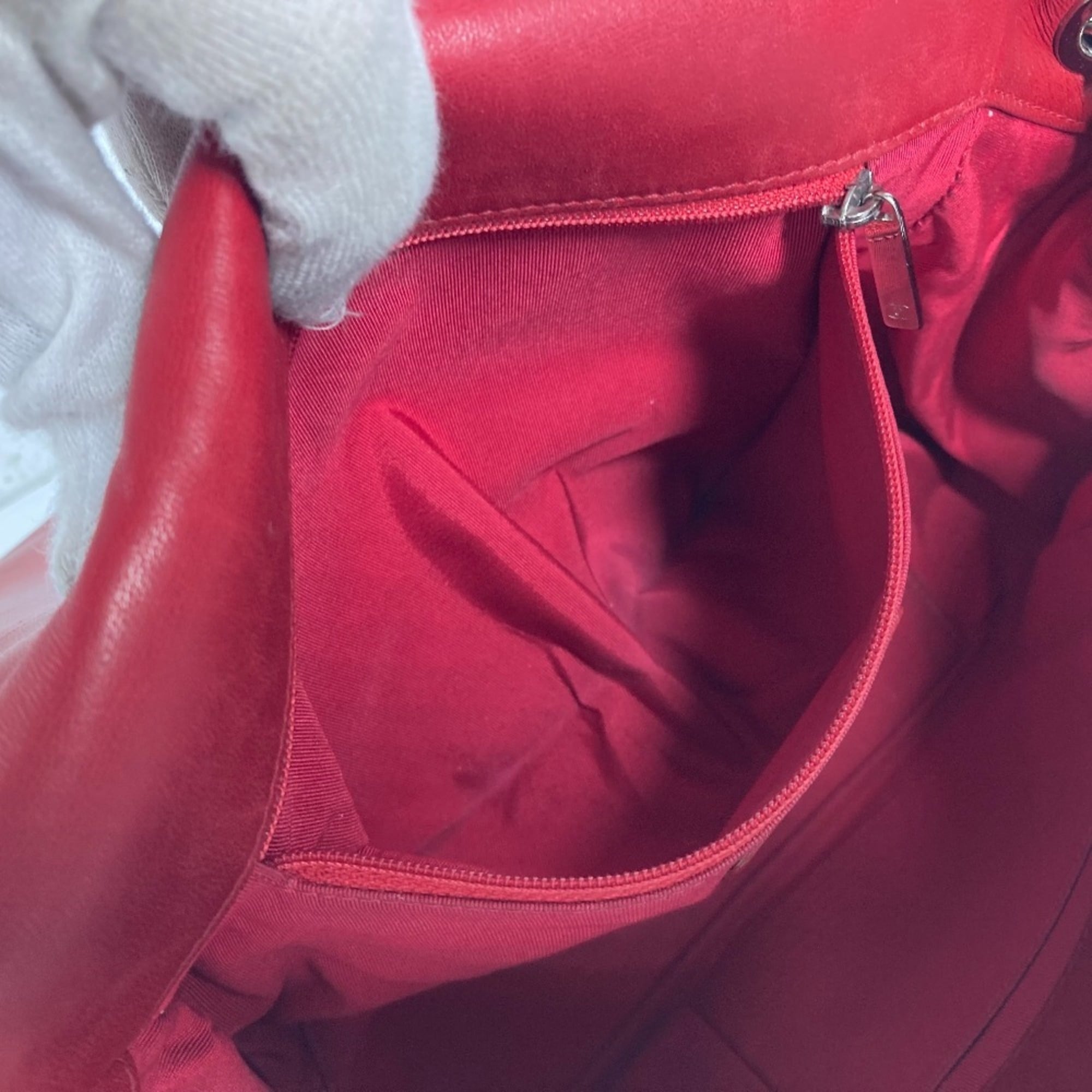 Chanel Pink Red Color Leather Shoulder Bag (Pre-Owned)