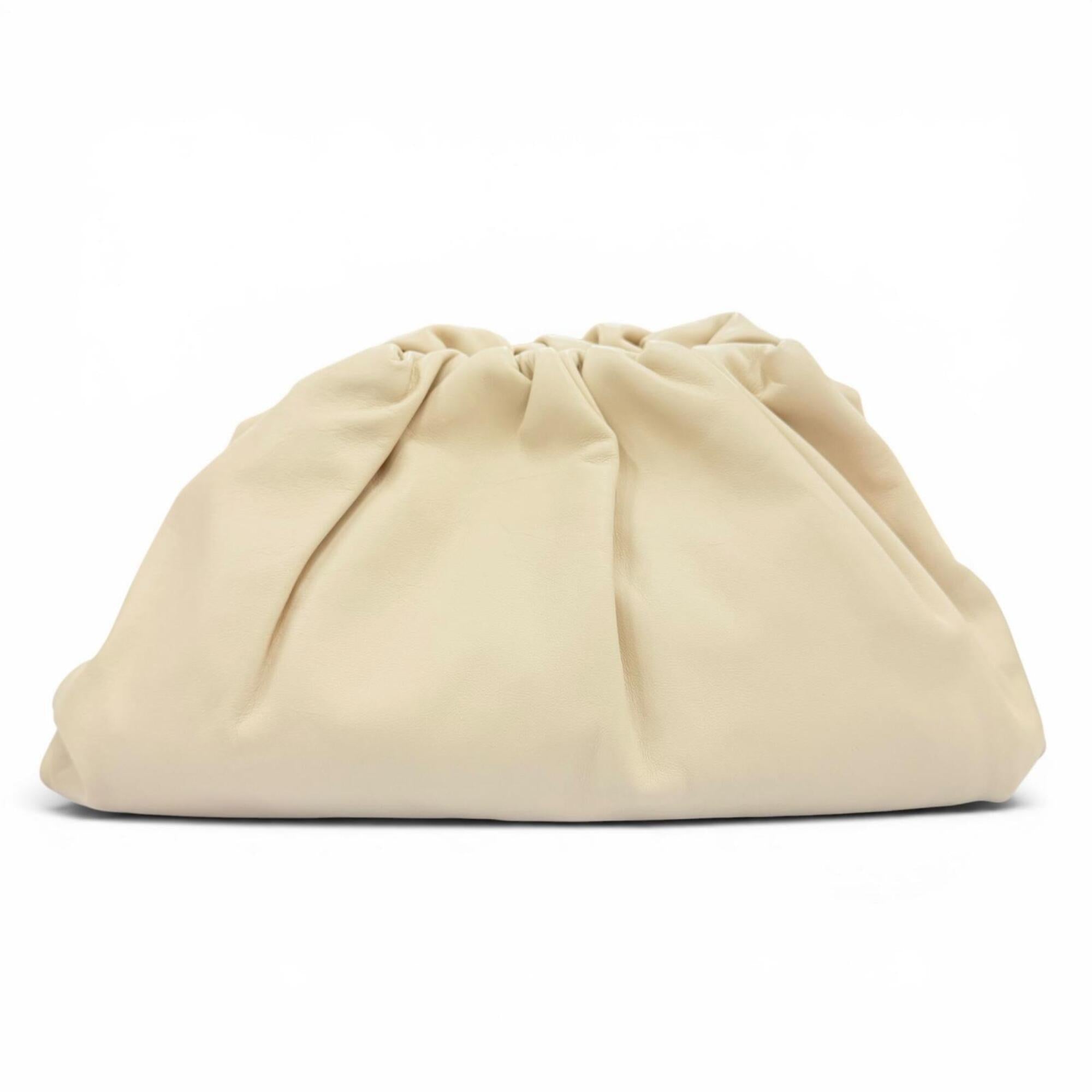 Bottega Veneta Ivory Leather Clutch Bag Pouch (Pre-Owned)