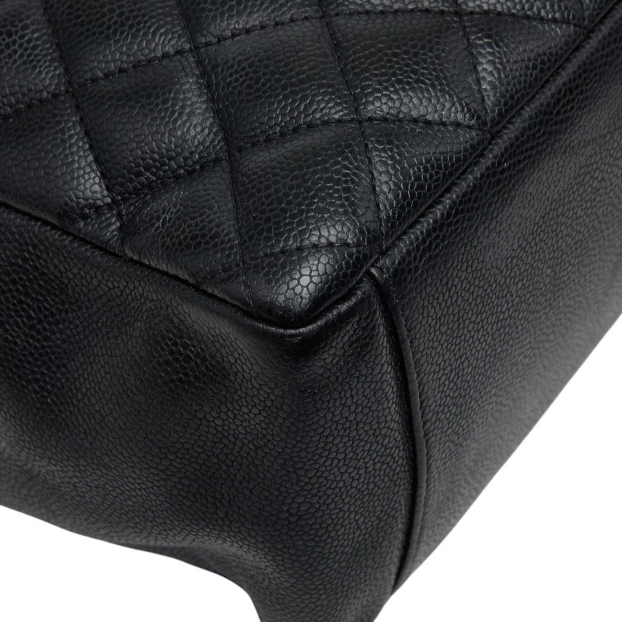 Chanel Black Grained Calfskin Shoulder Bag (Pre-Owned)