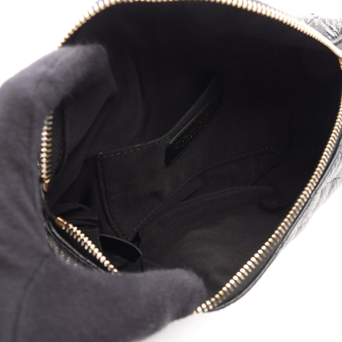 Chanel Black Leather Fanny Pack Handbag (Pre-Owned)