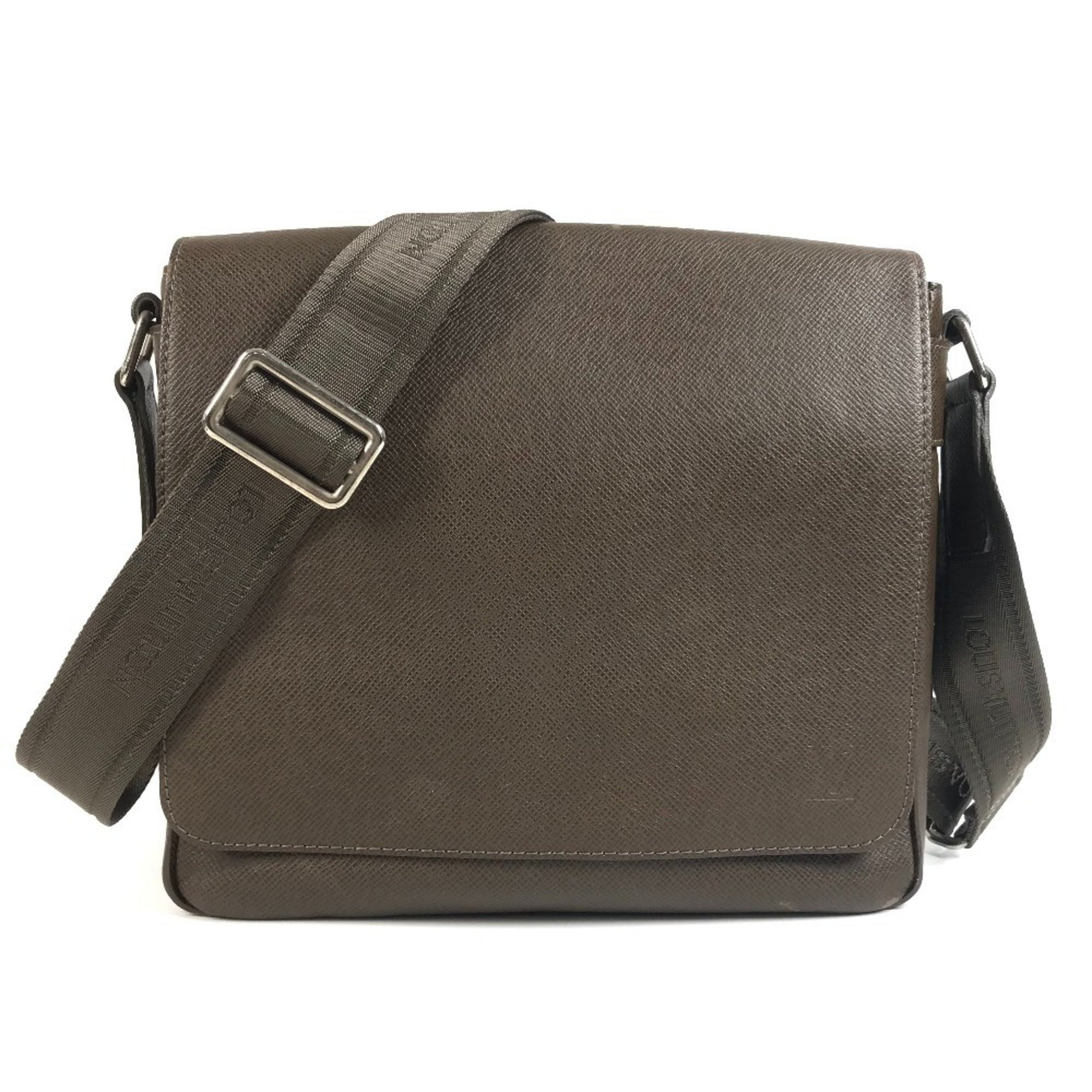 Louis Vuitton Taiga Brown Taiga Leather Messenger Bag Shoulder Bag (Pre-Owned)