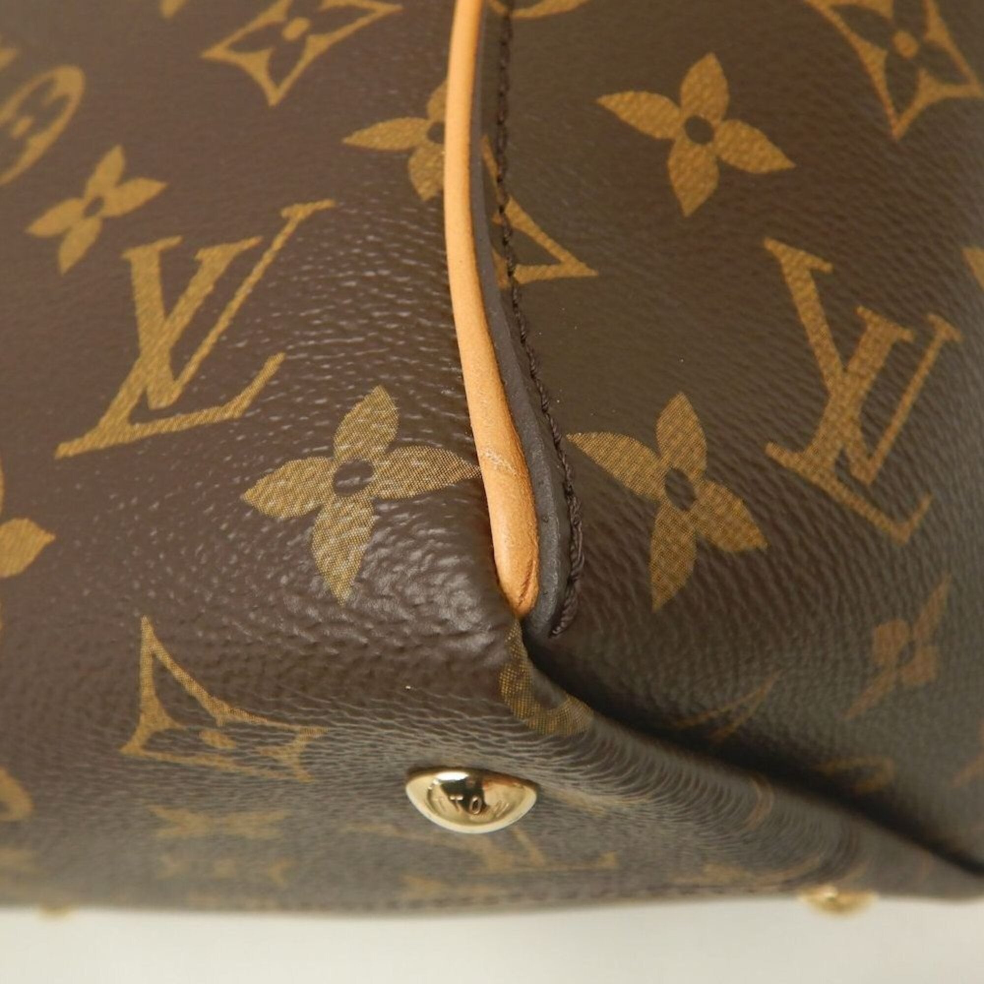Louis Vuitton Brown Monogram Canvas Handbag (Pre-Owned)