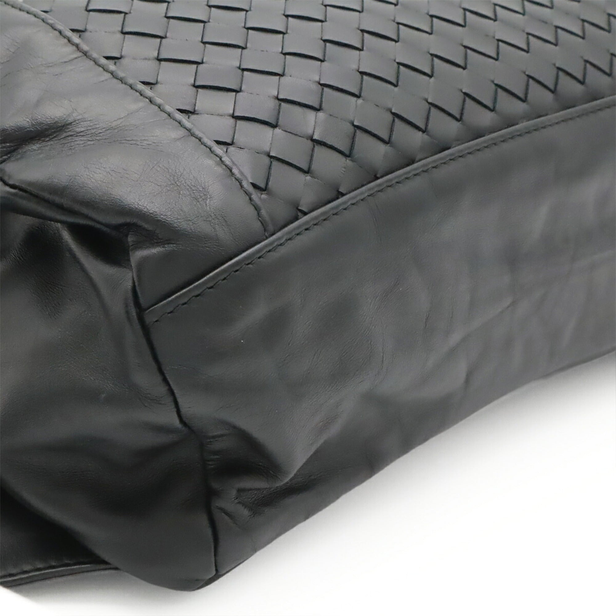 Bottega Veneta Black Leather Sling Bag (Pre-Owned)