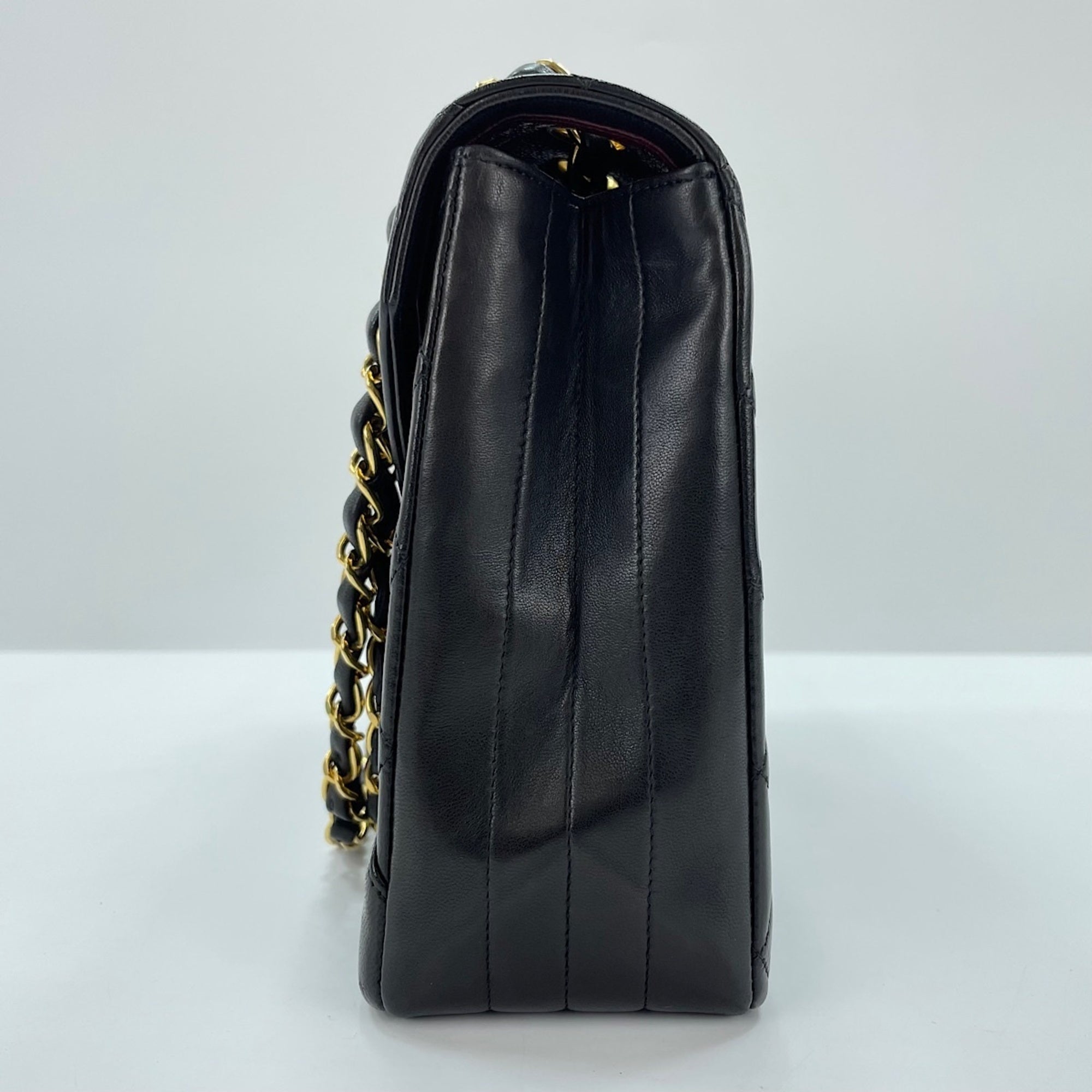 Chanel Black Shoulder Bag (Pre-Owned)