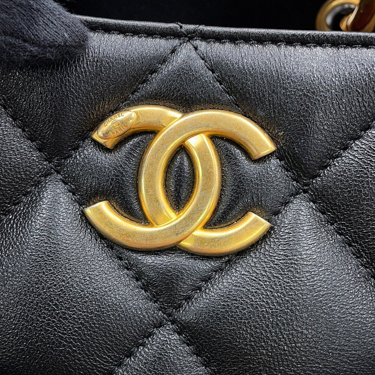 Chanel Matelasse Black Leather Handbag Shopping Bag (Pre-Owned)