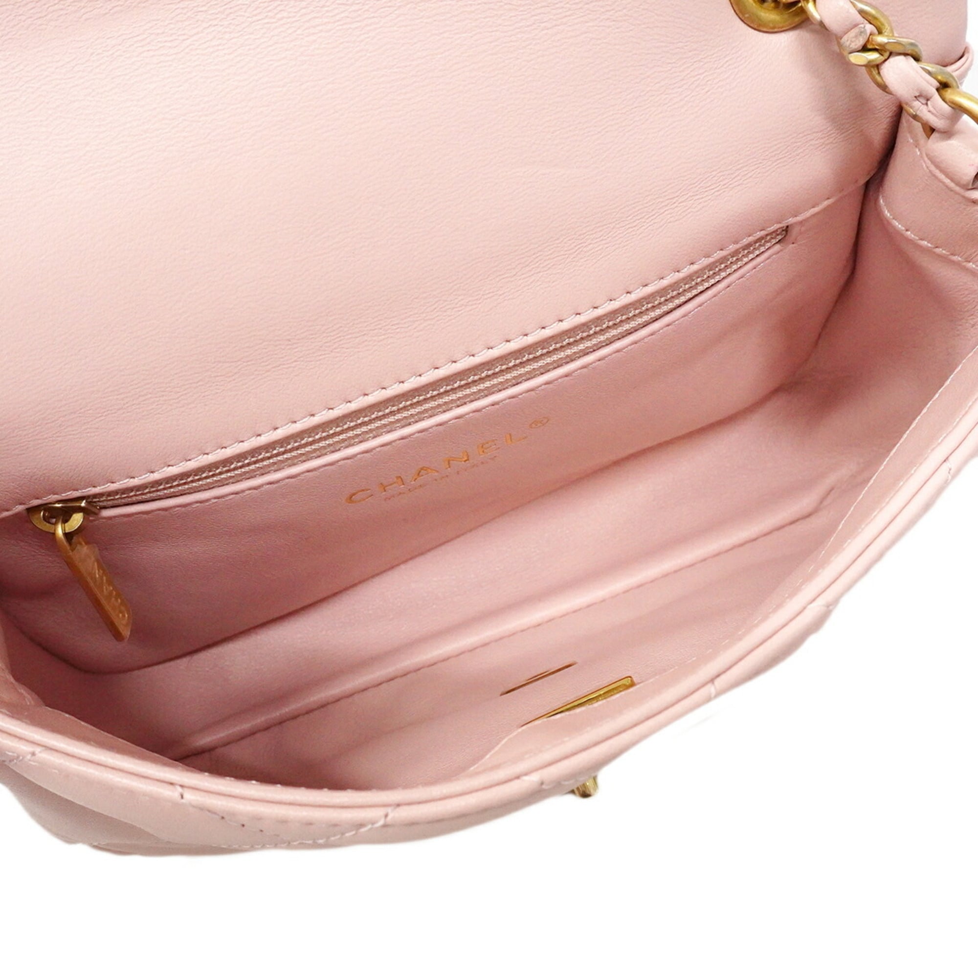 Chanel Pink Leather Shoulder Bag (Pre-Owned)
