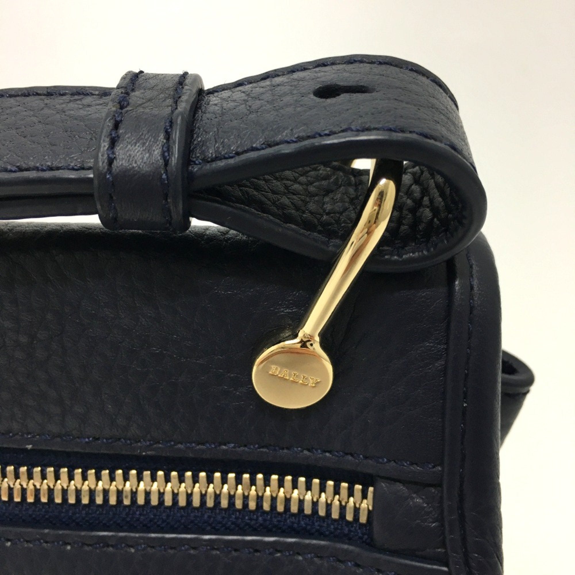 Bally Navy Leather Shoulder Bag (Pre-Owned)