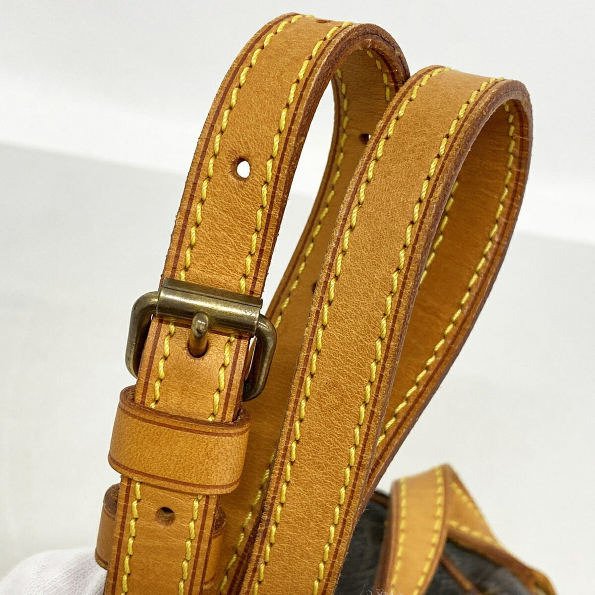 Louis Vuitton Brown Shoulder Bag (Pre-Owned)