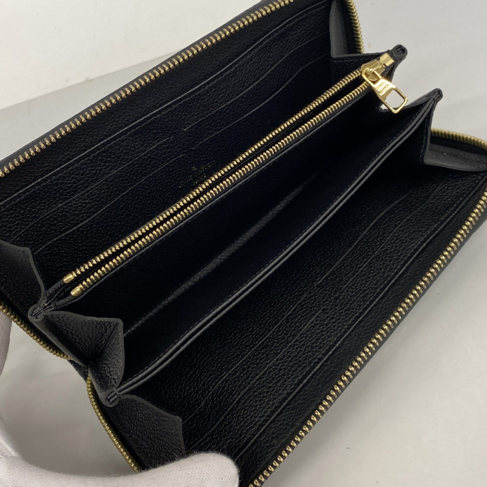 Louis Vuitton Noir Long Wallet (Bi-Fold) (Pre-Owned)