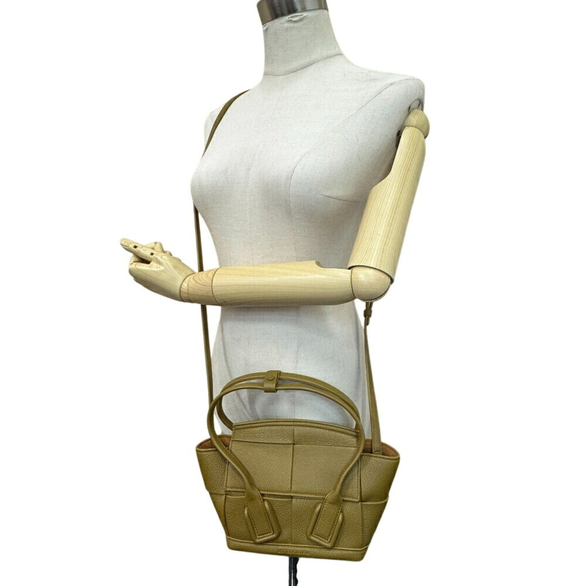 Bottega Veneta Handbag (Pre-Owned)