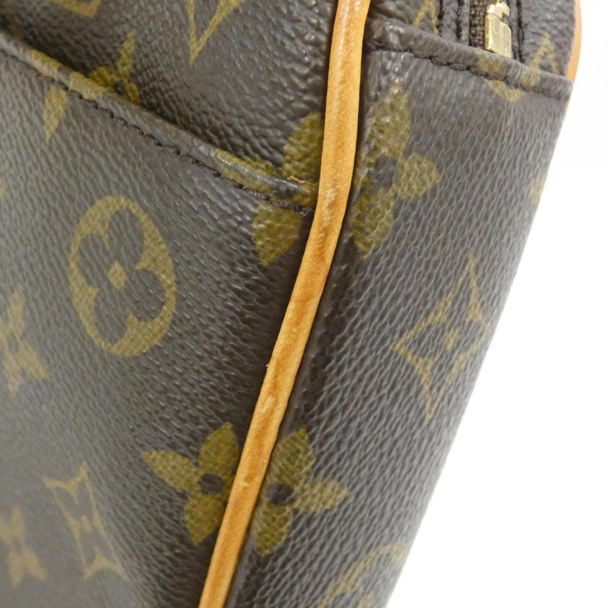 Louis Vuitton Marron Coated Canvas Shoulder Bag Sling Bag (Pre-Owned)