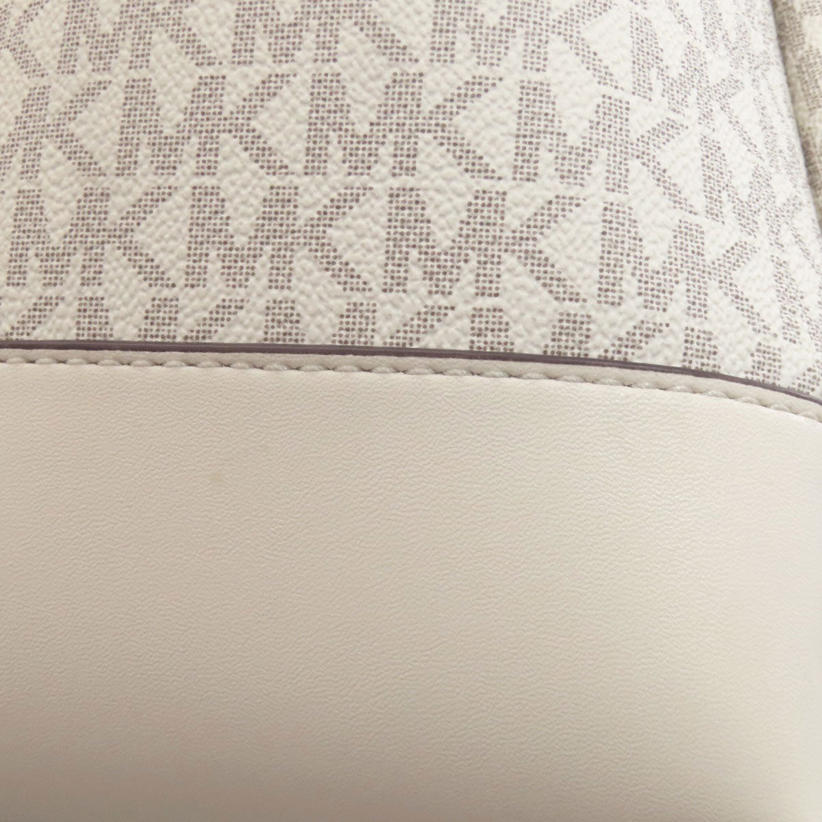 Michael Kors White Pvc Tote Bag (Pre-Owned)
