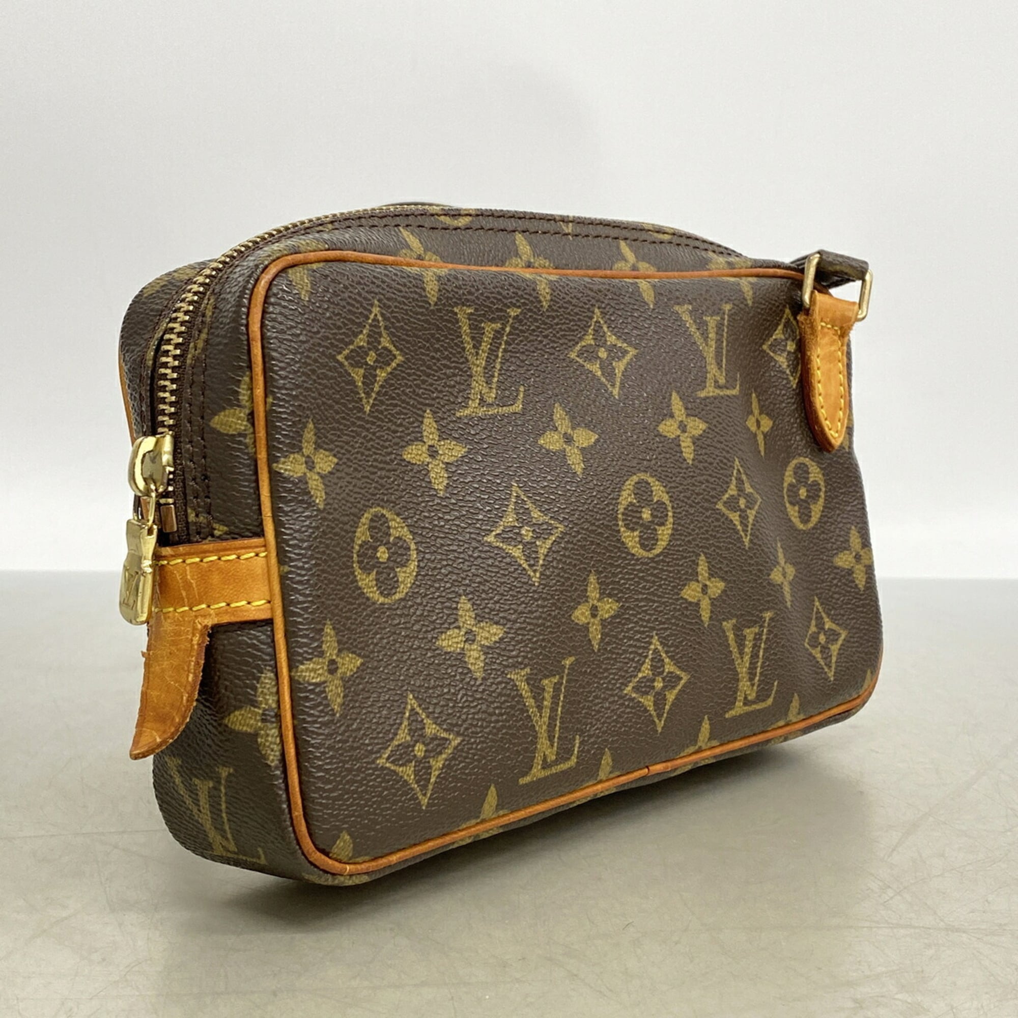 Louis Vuitton Brown Shoulder Bag (Pre-Owned)