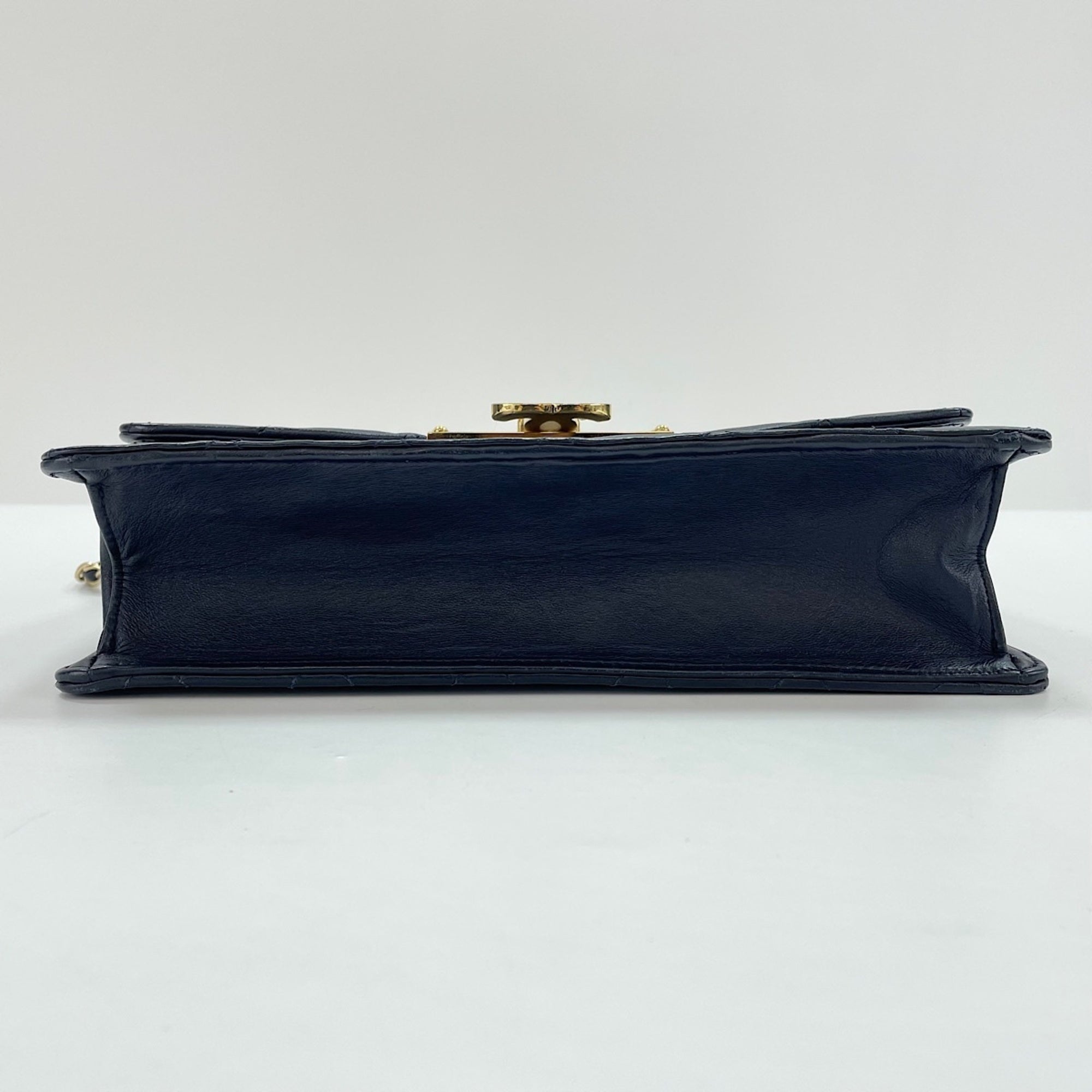 Chanel Navy Shoulder Bag (Pre-Owned)