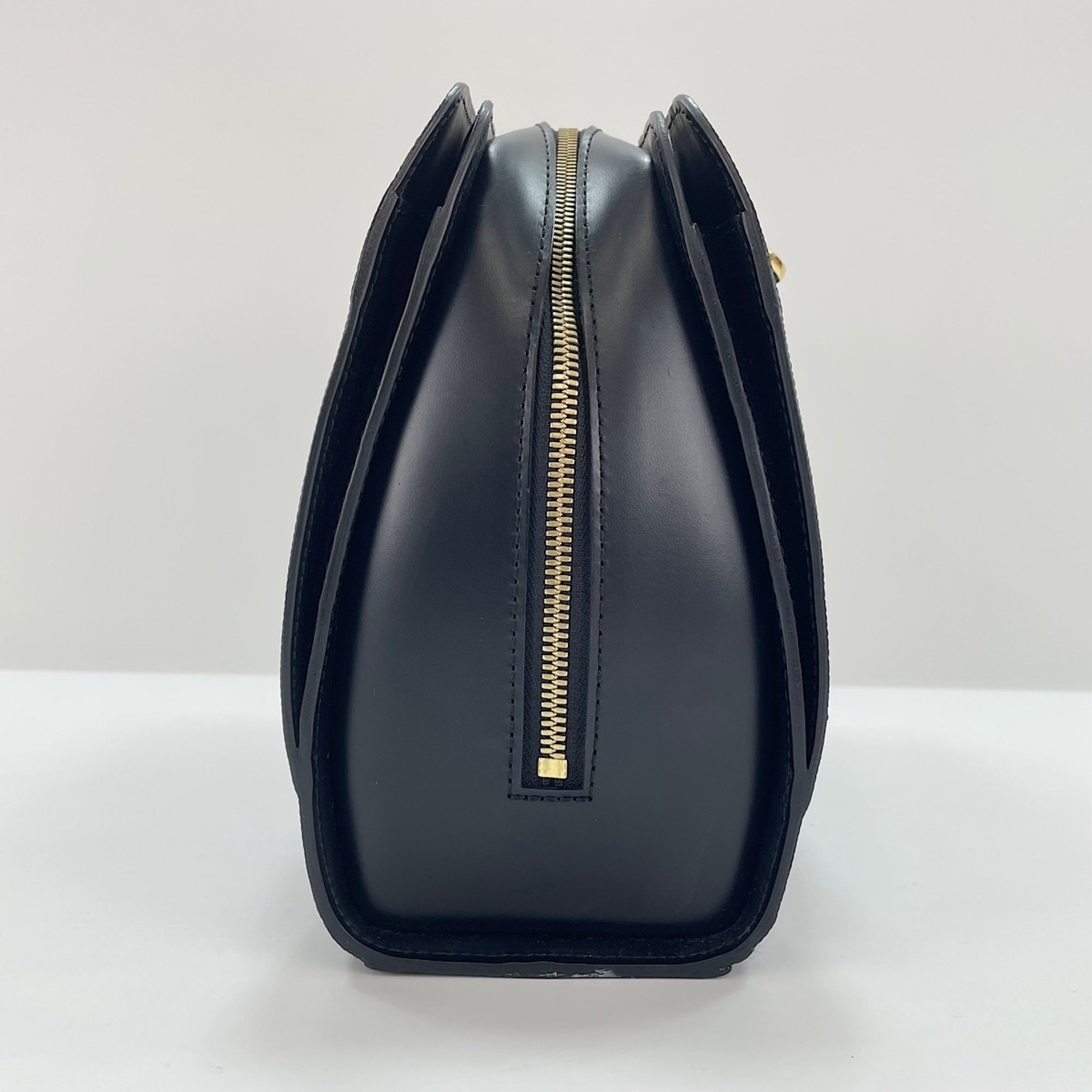 Louis Vuitton Black Galle Handbag (Pre-Owned)