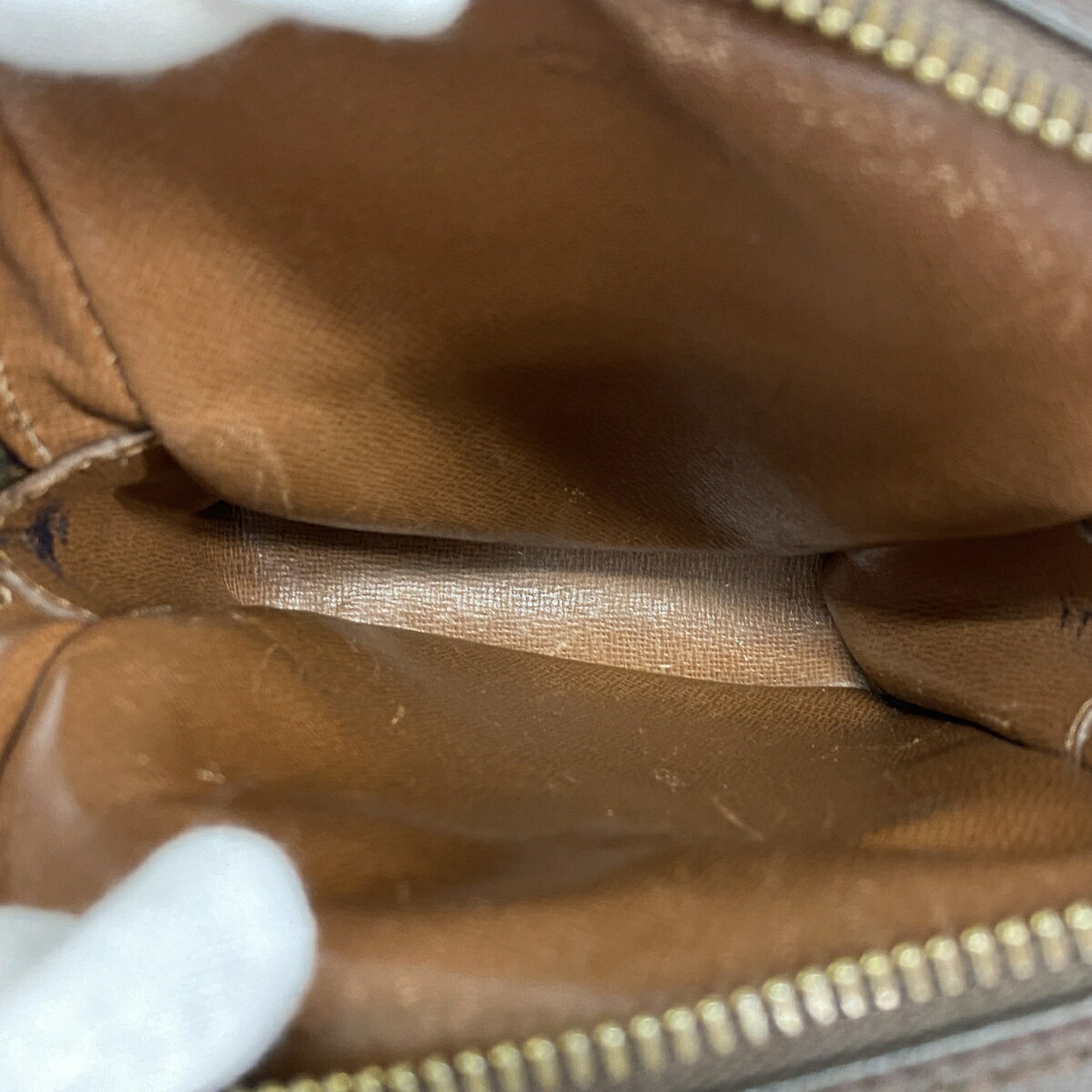 Louis Vuitton Brown Shoulder Bag (Pre-Owned)
