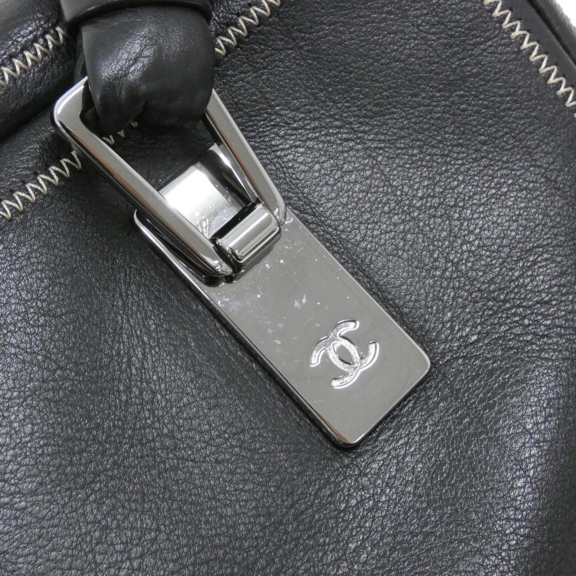 Chanel Black Leather Handbag (Pre-Owned)