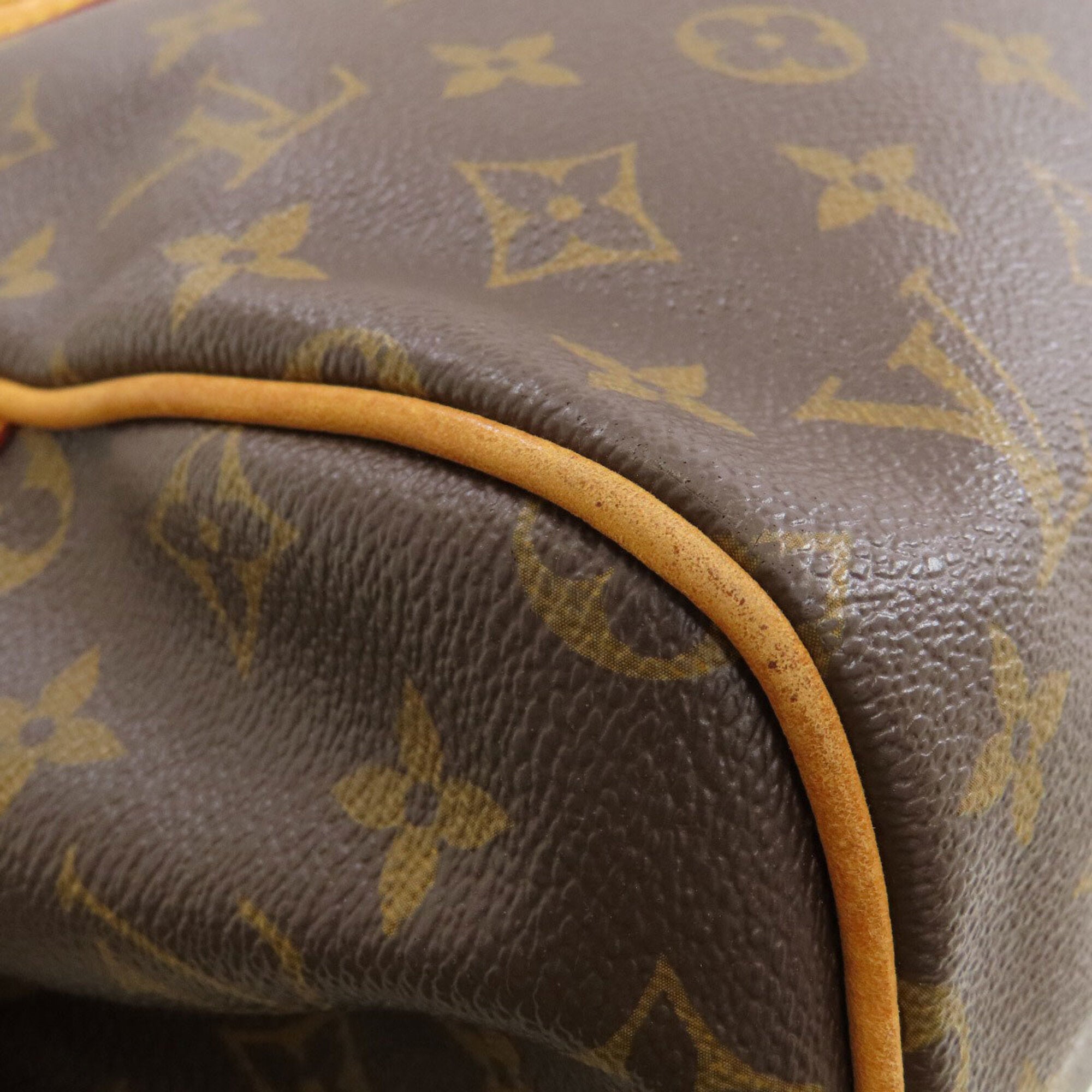 Louis Vuitton Monogram Monogram Canvas Handbag (Pre-Owned)
