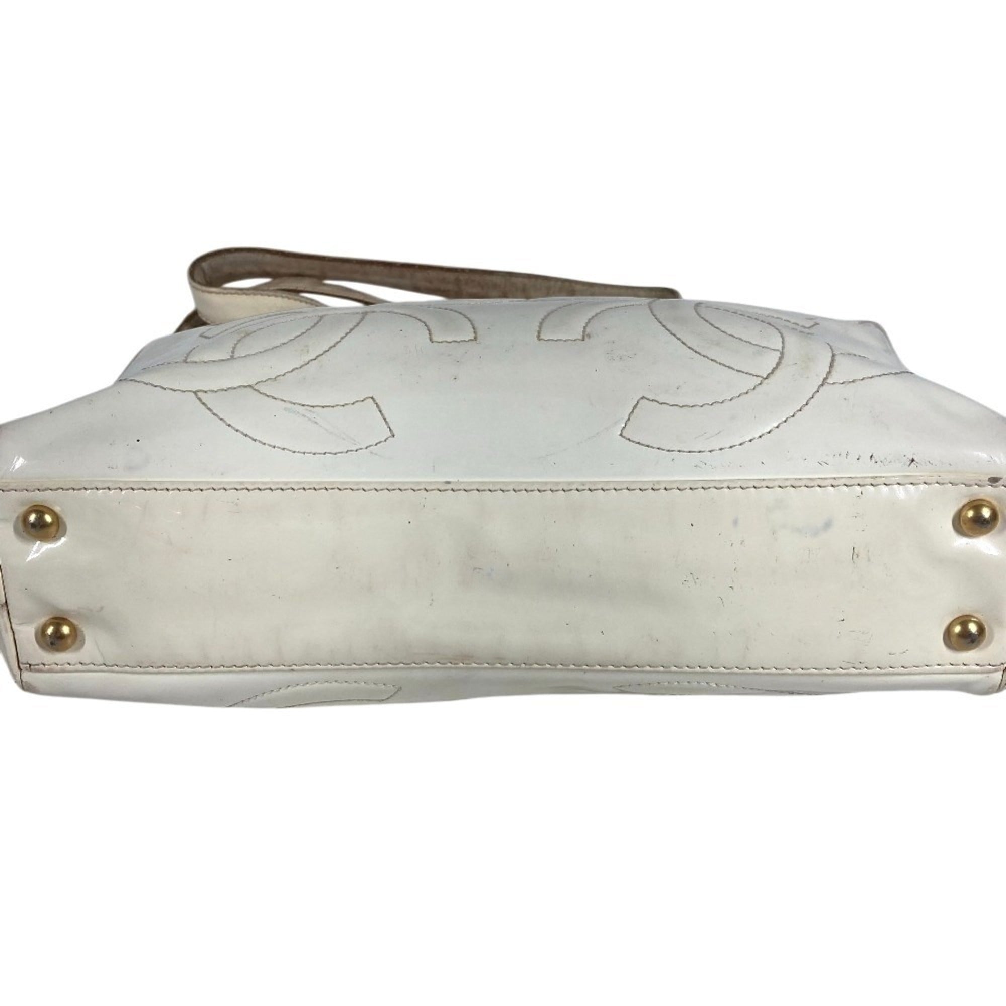 Chanel White Leather Shoulder Bag Tote Bag (Pre-Owned)