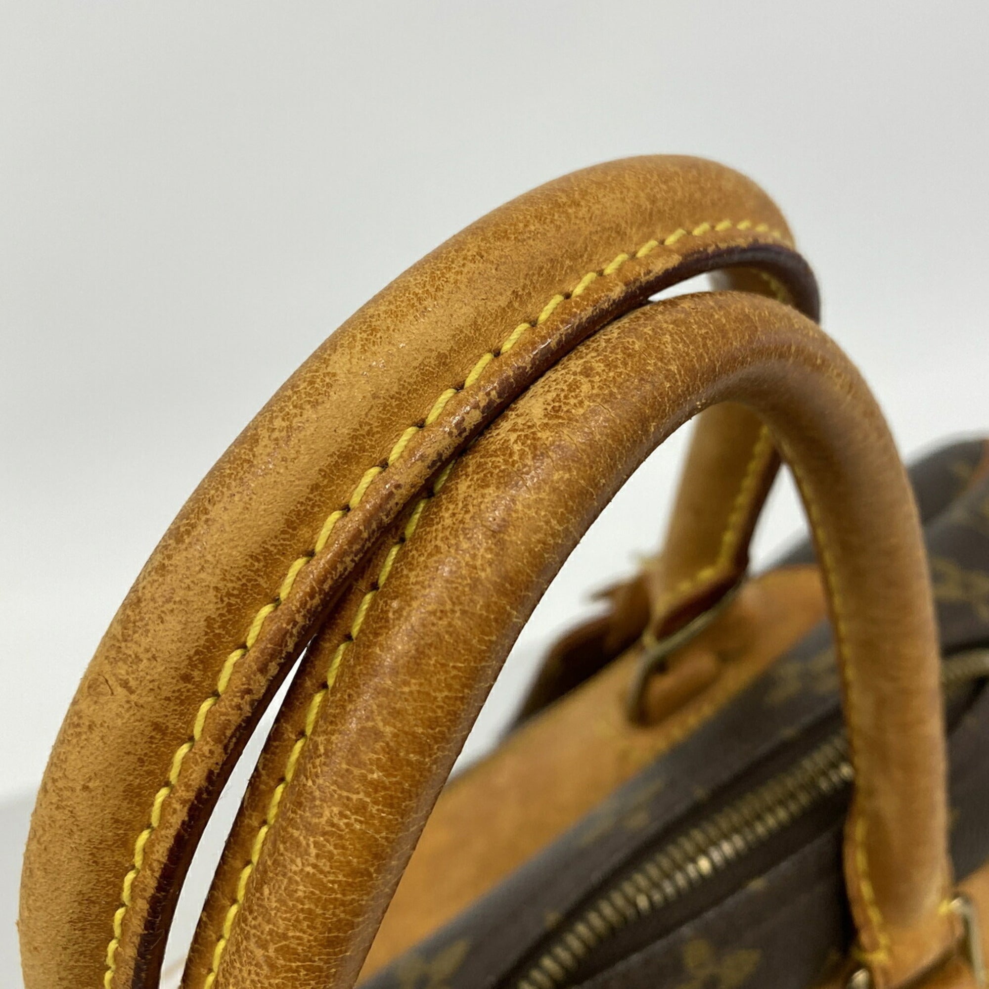 Louis Vuitton Brown Handbag (Pre-Owned)