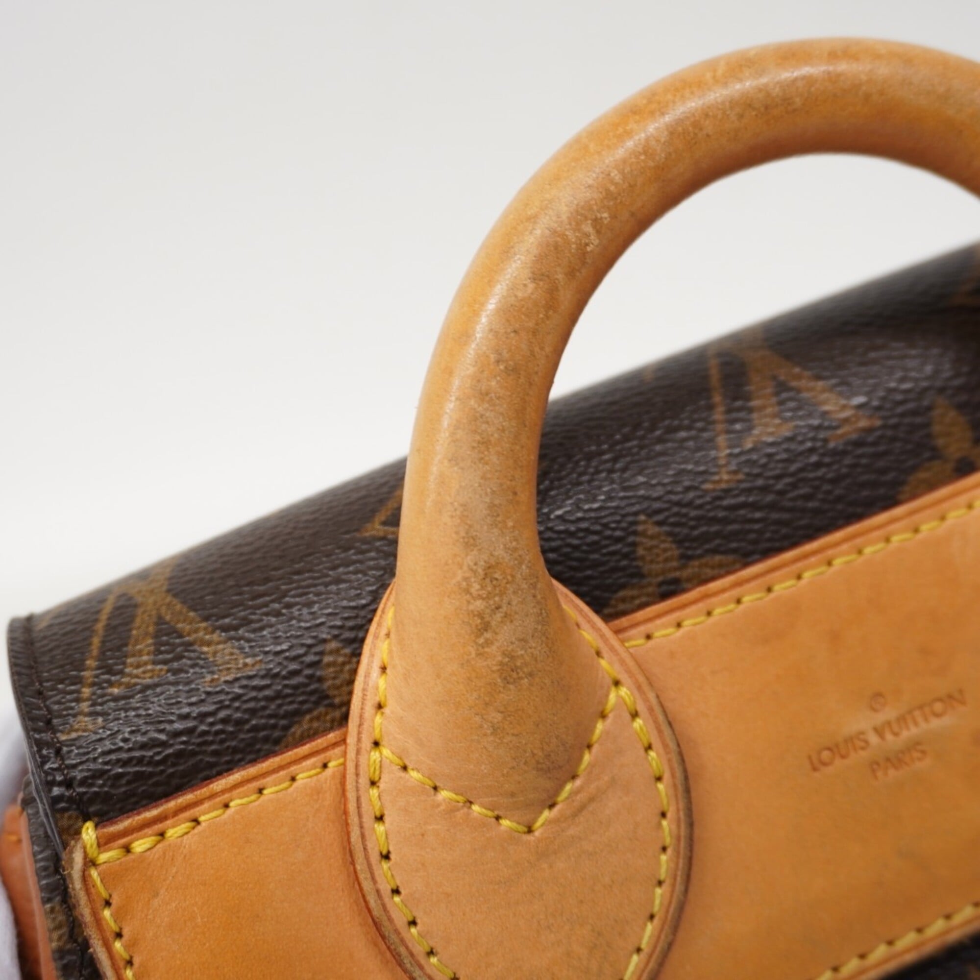 Louis Vuitton Brown Handbag (Pre-Owned)